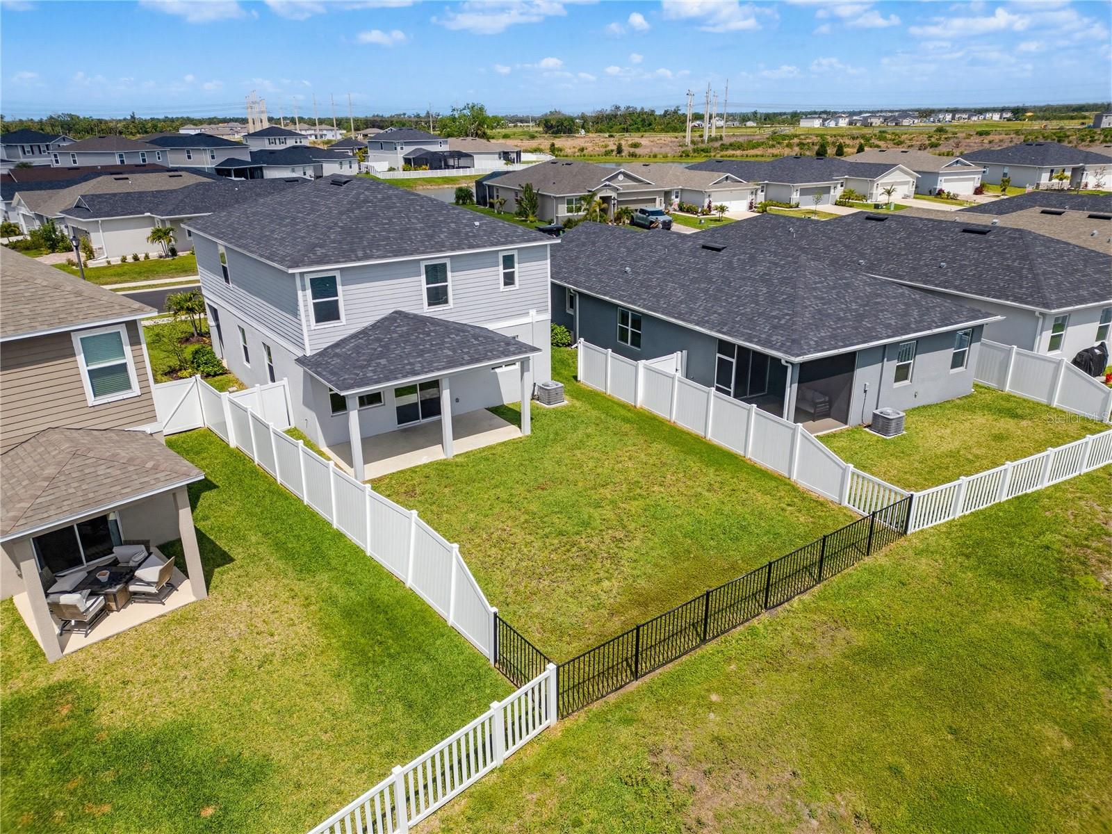 9395 SANDY BLUFFS CIR, PARRISH, FL, 34219