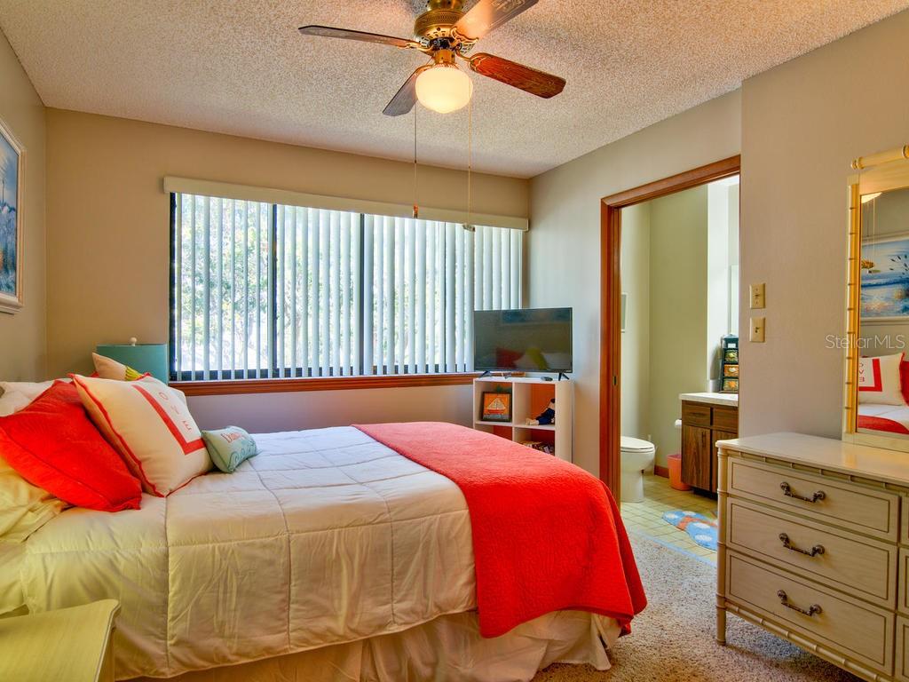2700 GULF BLVD #2, INDIAN ROCKS BEACH, FL, 33785