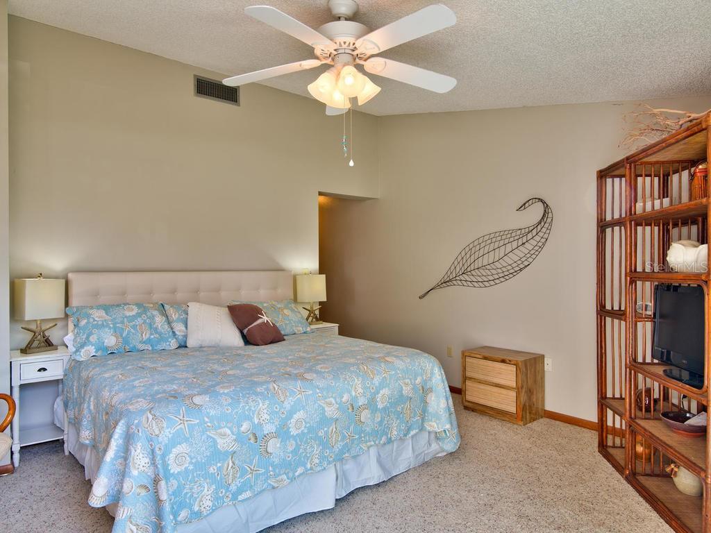 2700 GULF BLVD #2, INDIAN ROCKS BEACH, FL, 33785
