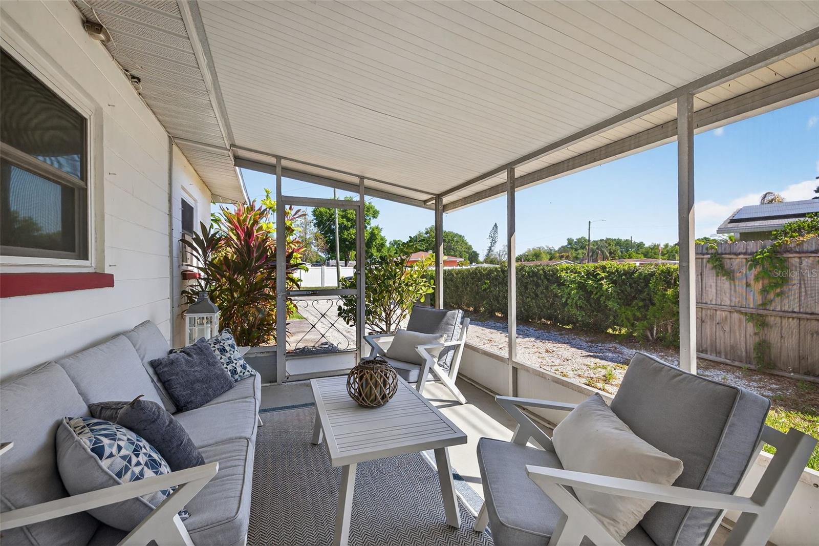 1760 75TH AVE N, ST PETERSBURG, FL, 33702