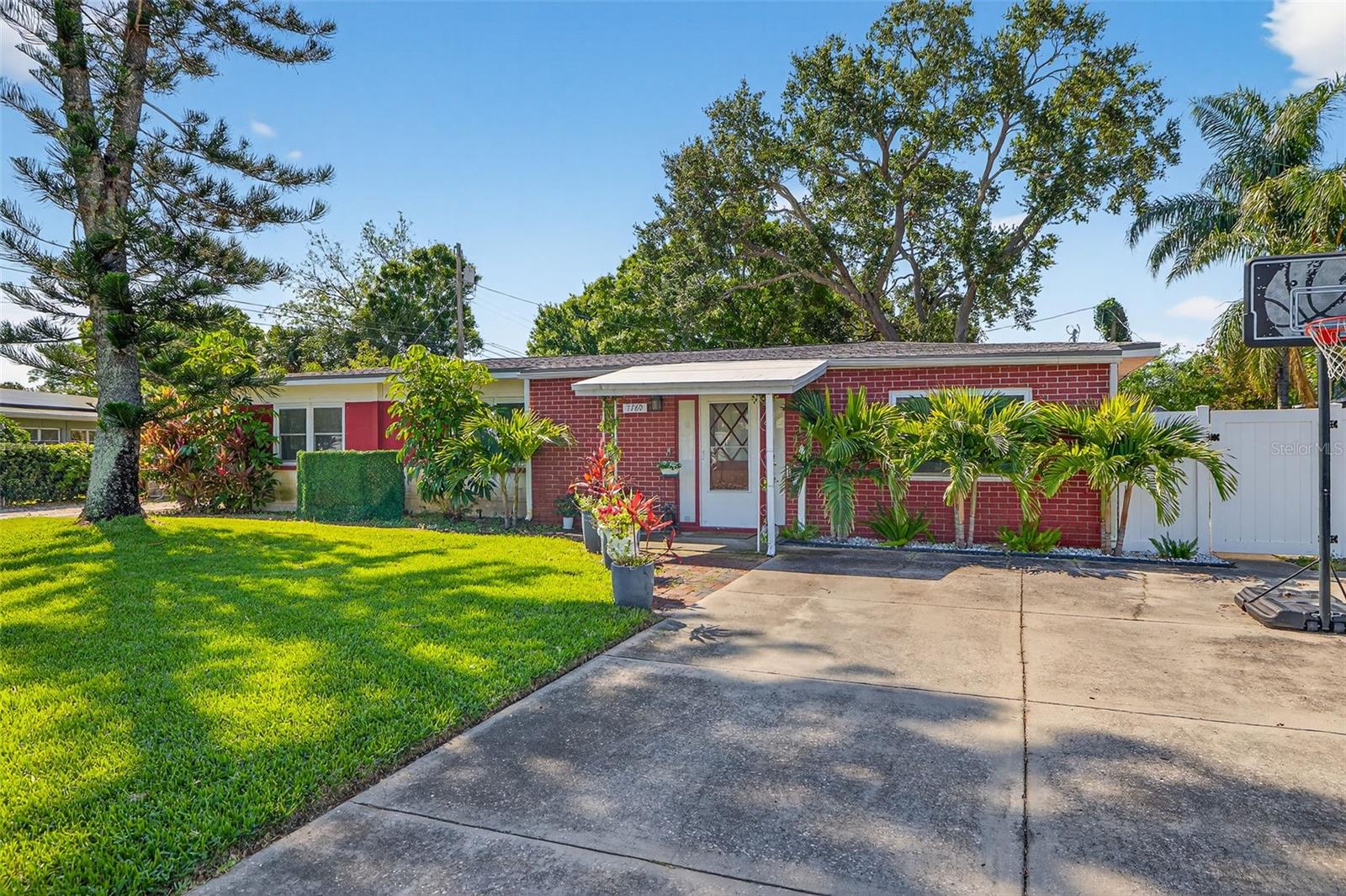 1760 75TH AVE N, ST PETERSBURG, FL, 33702