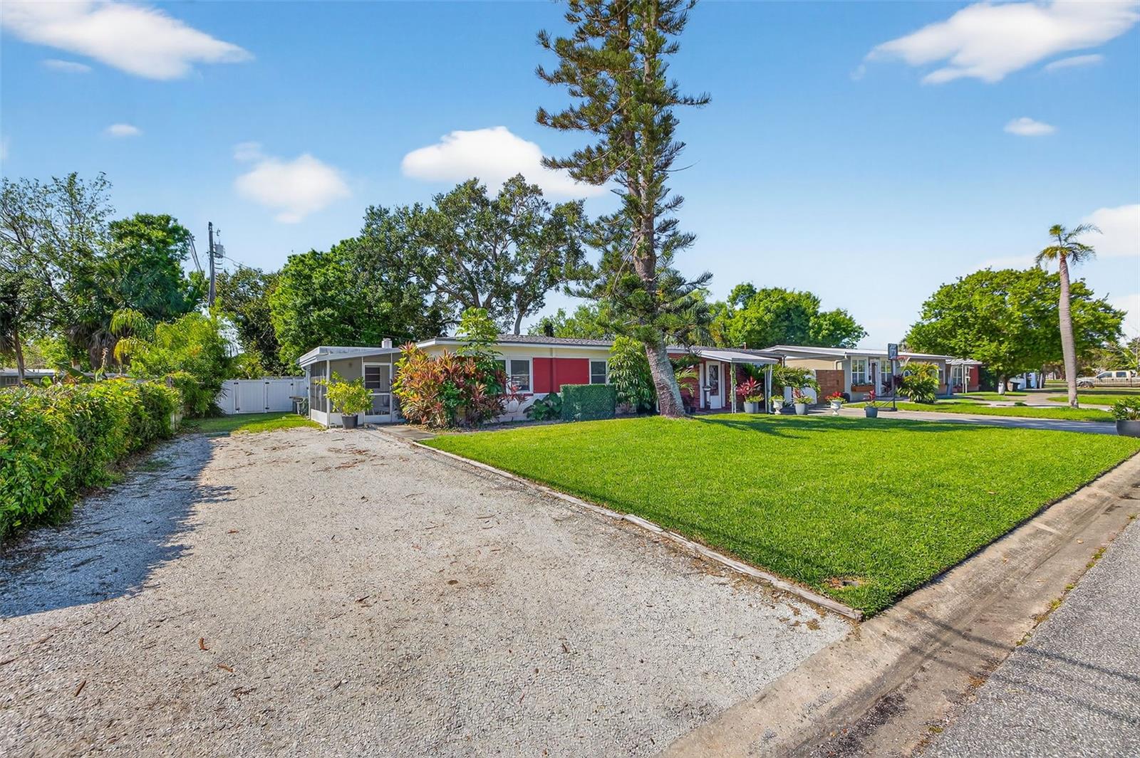 1760 75TH AVE N, ST PETERSBURG, FL, 33702