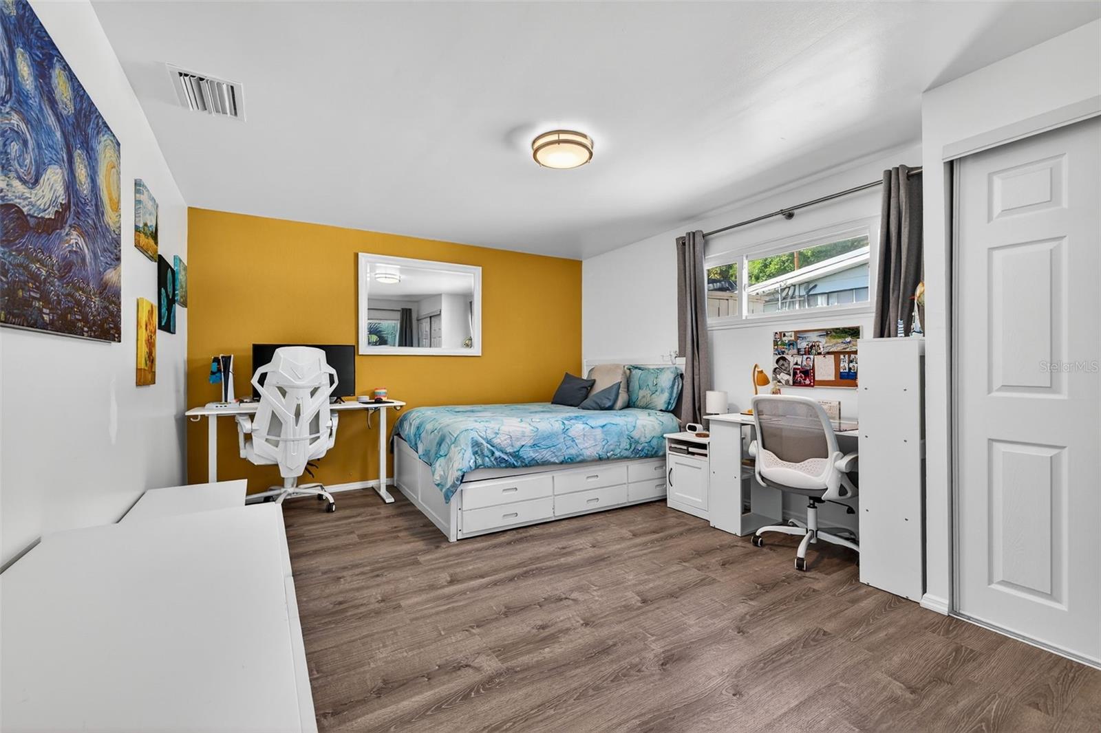 1760 75TH AVE N, ST PETERSBURG, FL, 33702