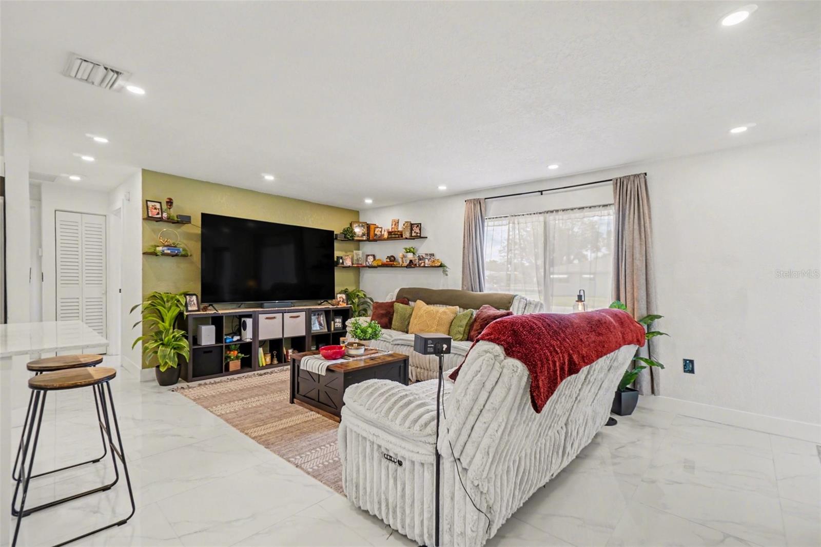 73 CARDINAL DR, NORTH FORT MYERS, FL, 33917