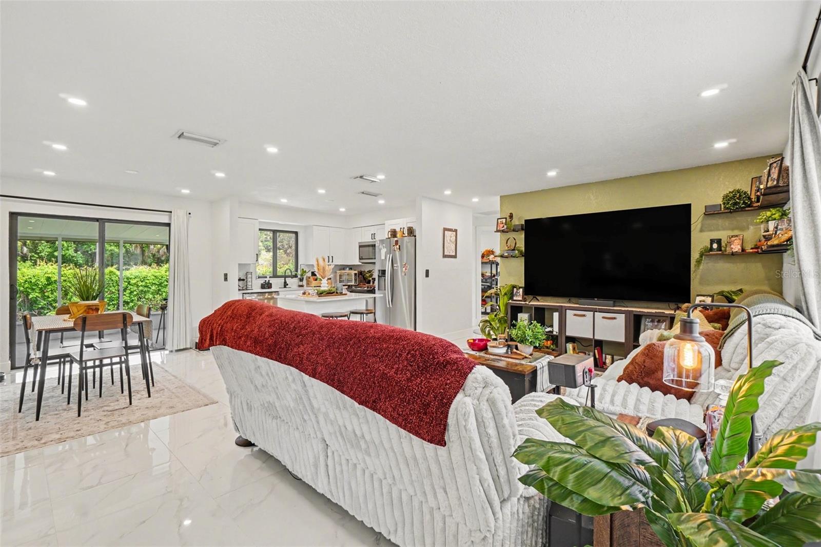 73 CARDINAL DR, NORTH FORT MYERS, FL, 33917