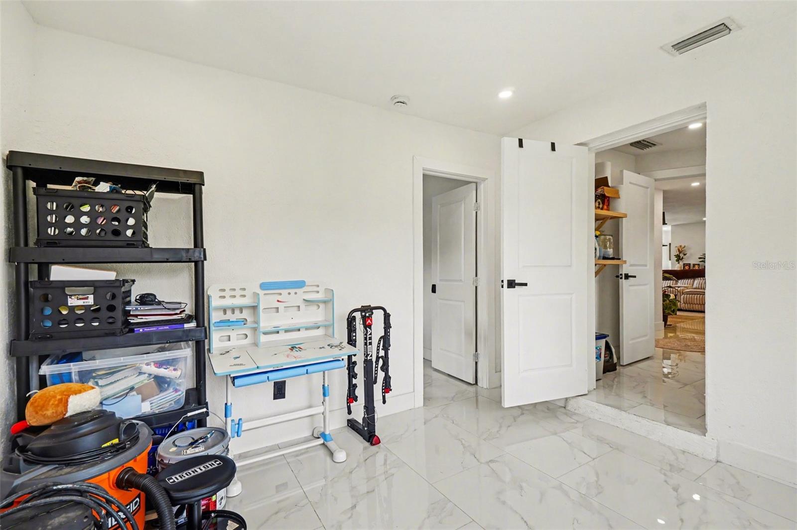 73 CARDINAL DR, NORTH FORT MYERS, FL, 33917