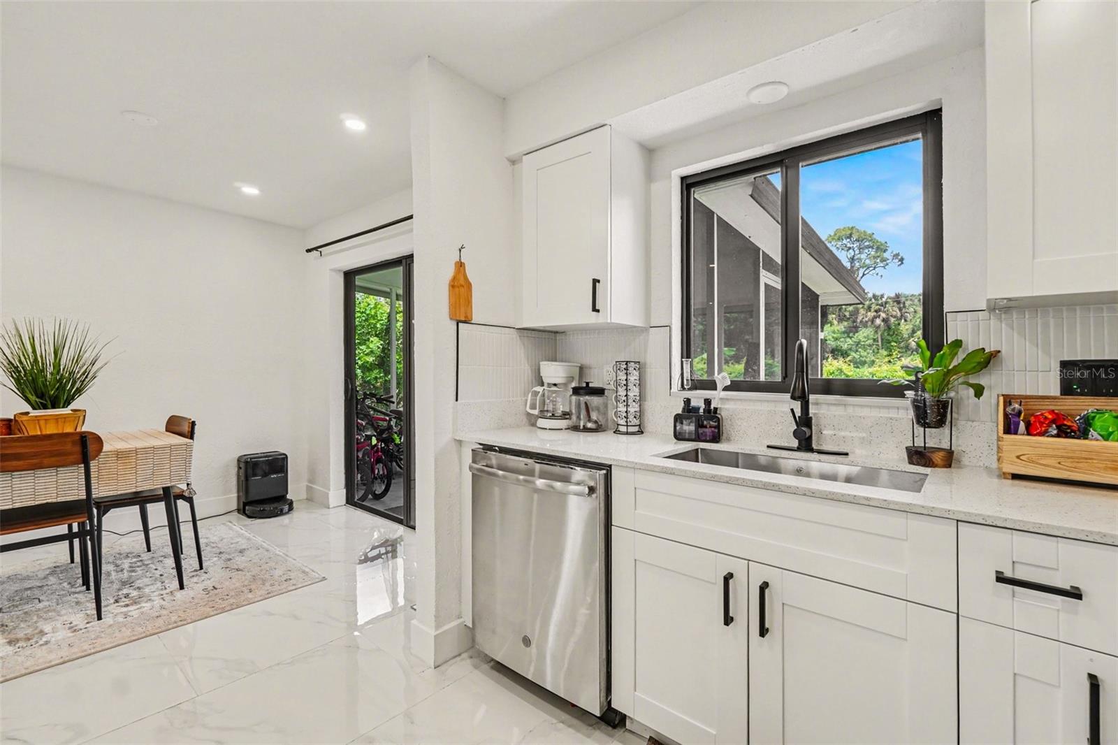 73 CARDINAL DR, NORTH FORT MYERS, FL, 33917