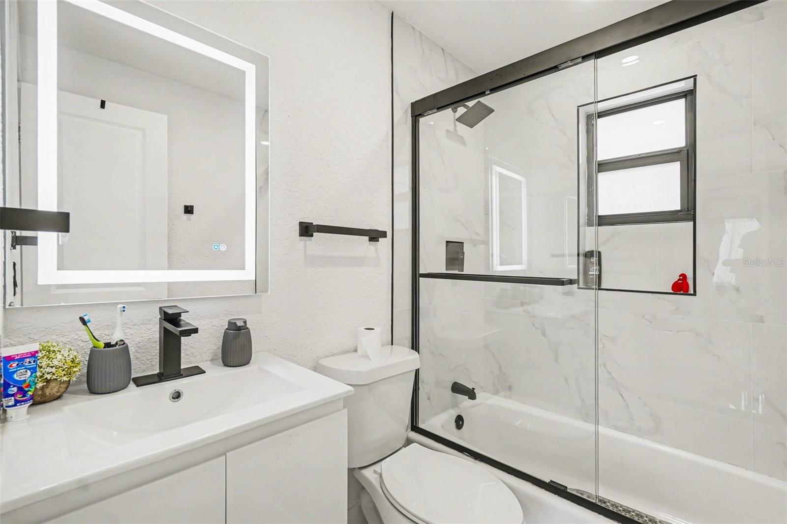 73 CARDINAL DR, NORTH FORT MYERS, FL, 33917