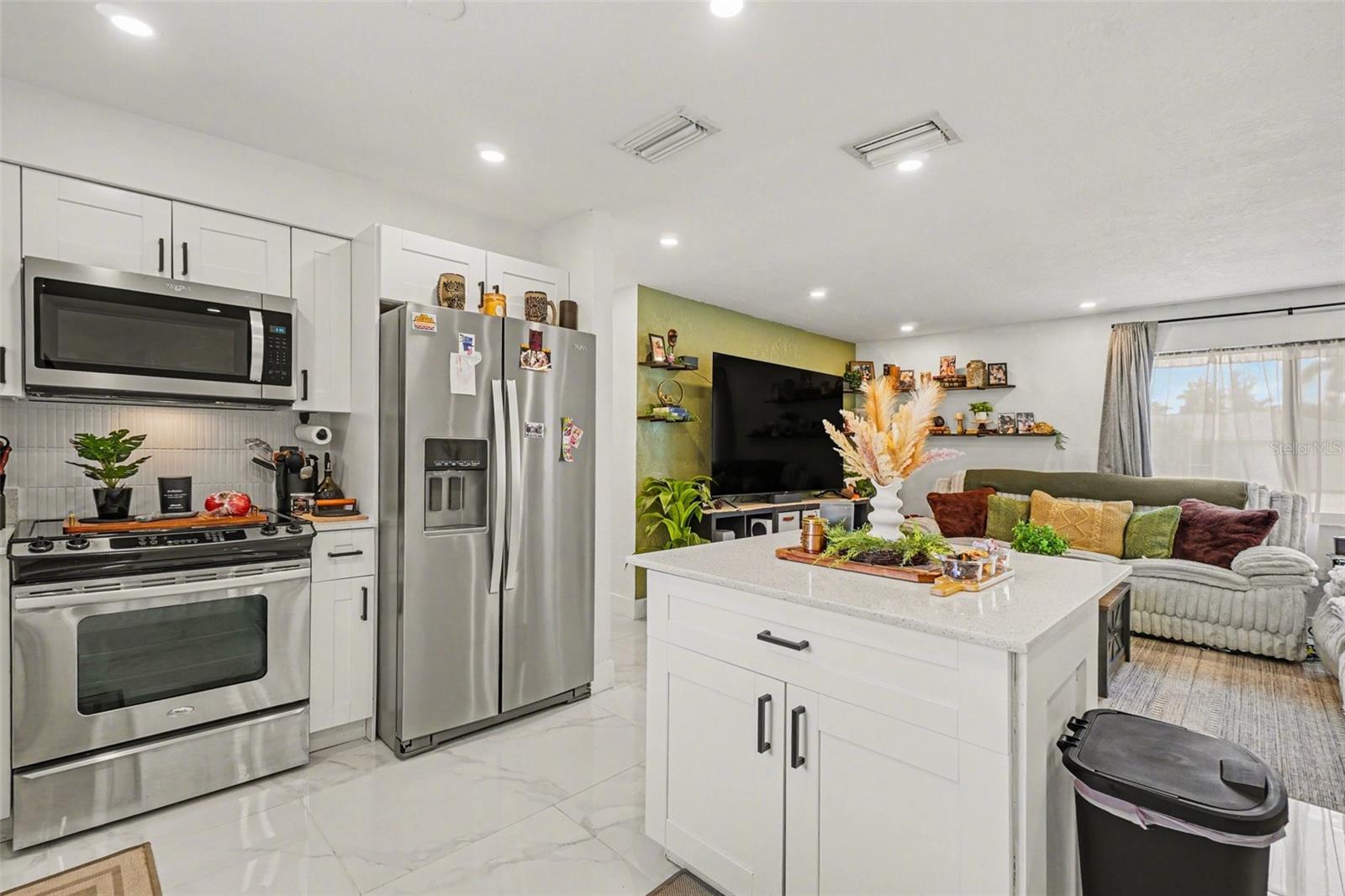 73 CARDINAL DR, NORTH FORT MYERS, FL, 33917