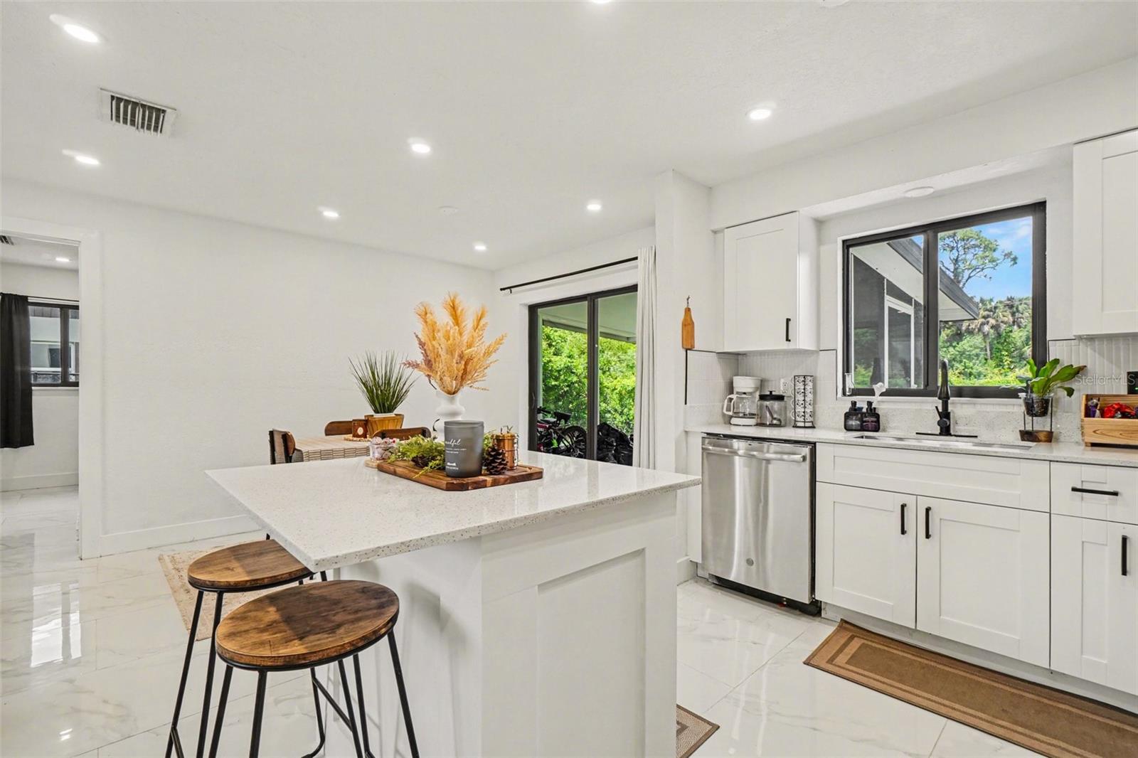 73 CARDINAL DR, NORTH FORT MYERS, FL, 33917