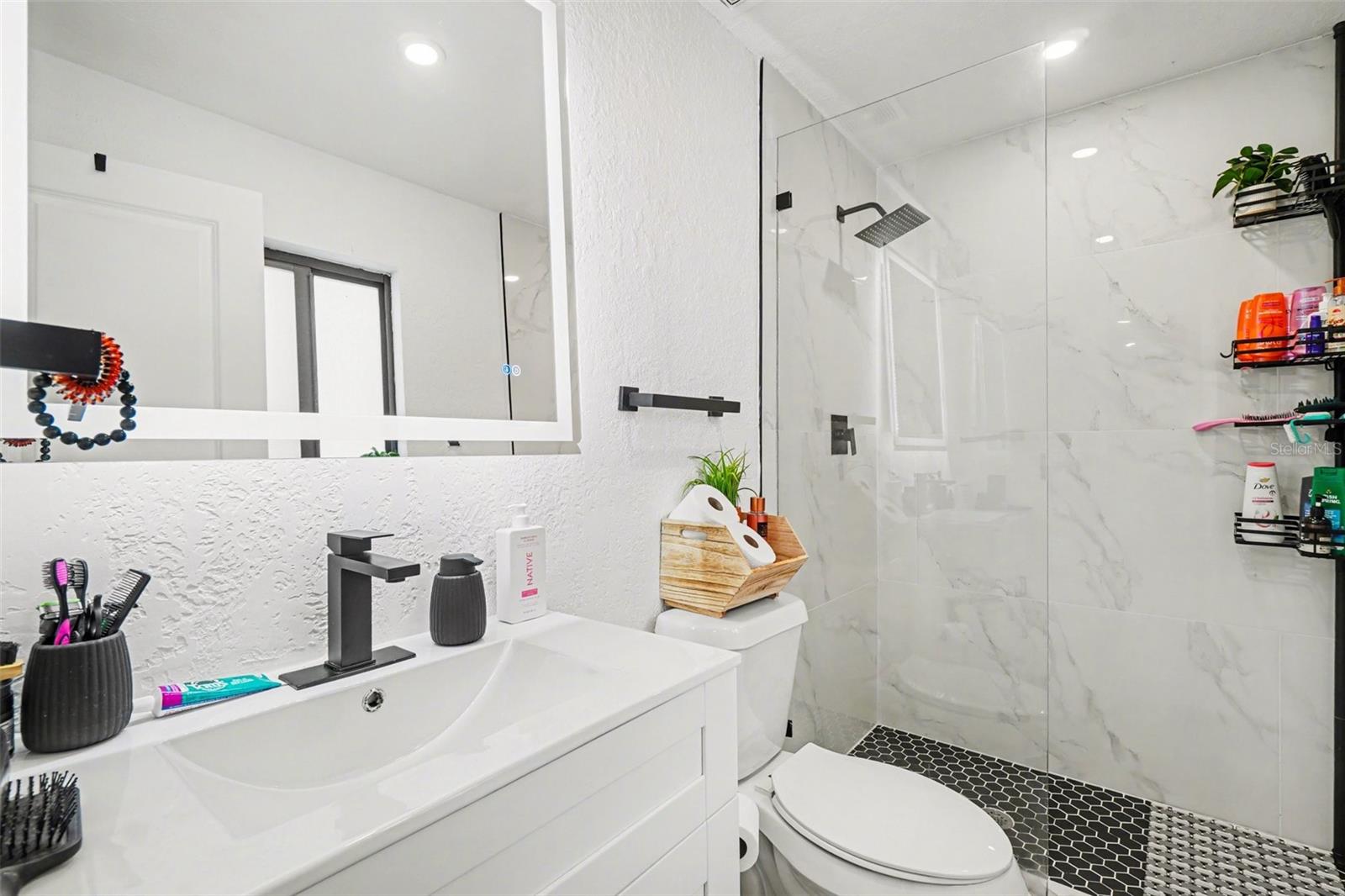 73 CARDINAL DR, NORTH FORT MYERS, FL, 33917