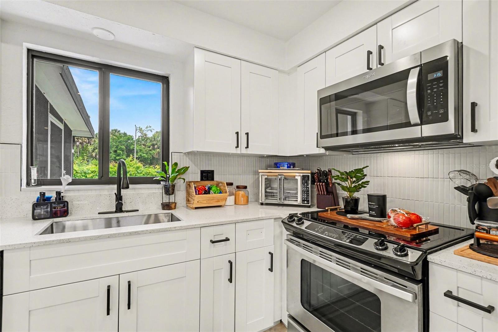 73 CARDINAL DR, NORTH FORT MYERS, FL, 33917