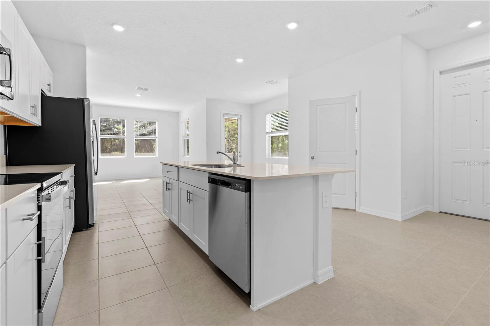 3396 LAPIS LAKE DR, ZEPHYRHILLS, FL, 33541