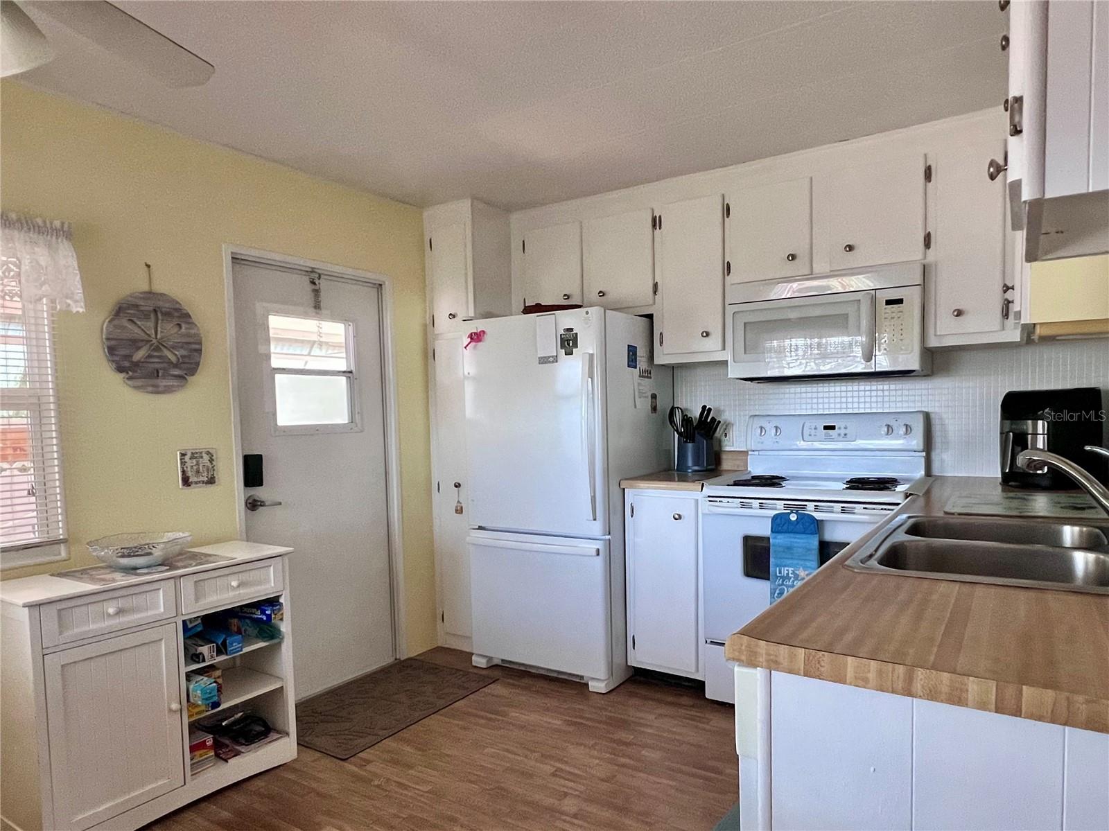 1100 BELCHER RD S #260, LARGO, FL, 33771