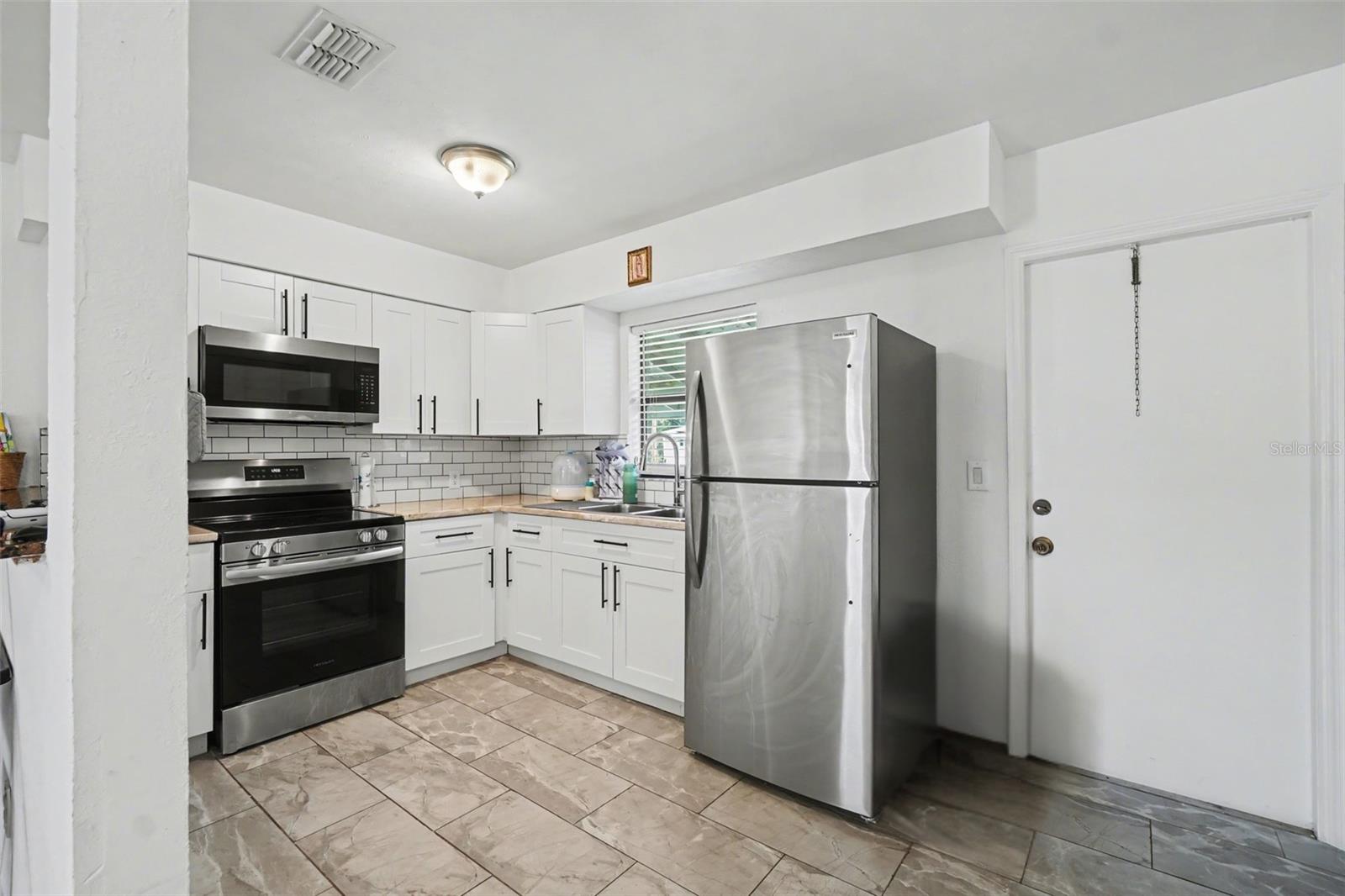 2208/2210 IRIS WAY, FORT MYERS, FL, 33905