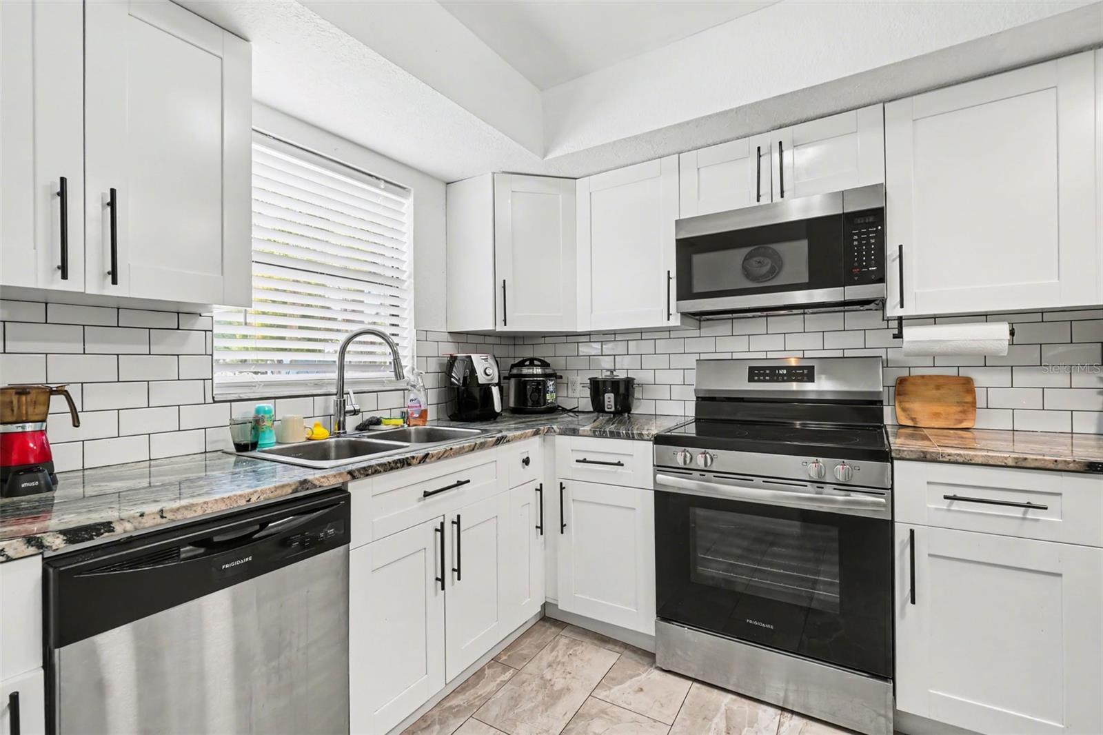 2208/2210 IRIS WAY, FORT MYERS, FL, 33905