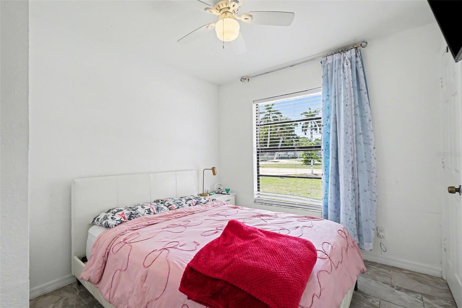 2208/2210 IRIS WAY, FORT MYERS, FL, 33905