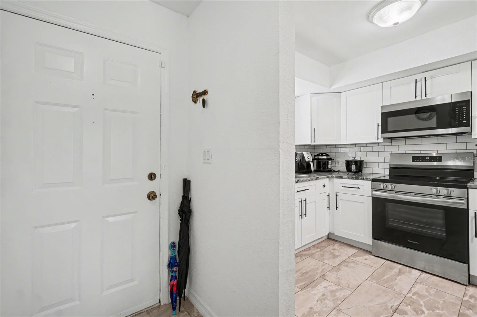 2208/2210 IRIS WAY, FORT MYERS, FL, 33905