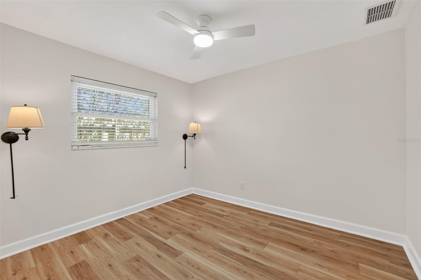 1200 EDEN ISLE BLVD NE, ST PETERSBURG, FL, 33704