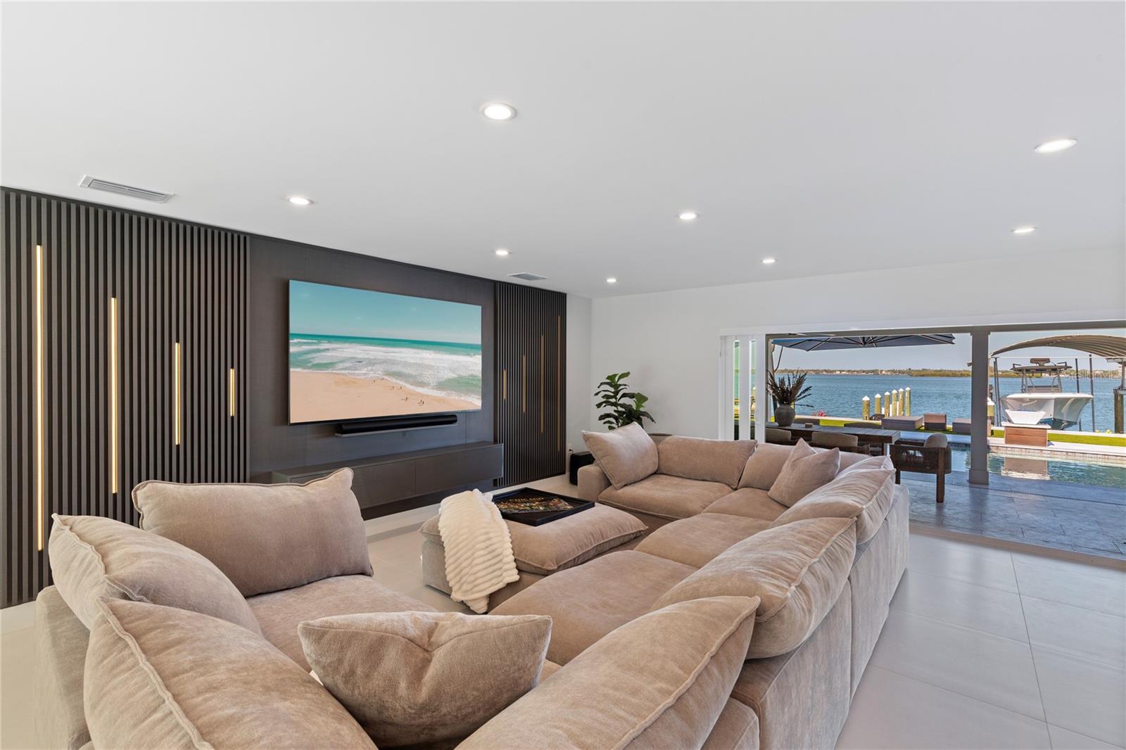 631 HARBOR IS, CLEARWATER BEACH, FL, 33767