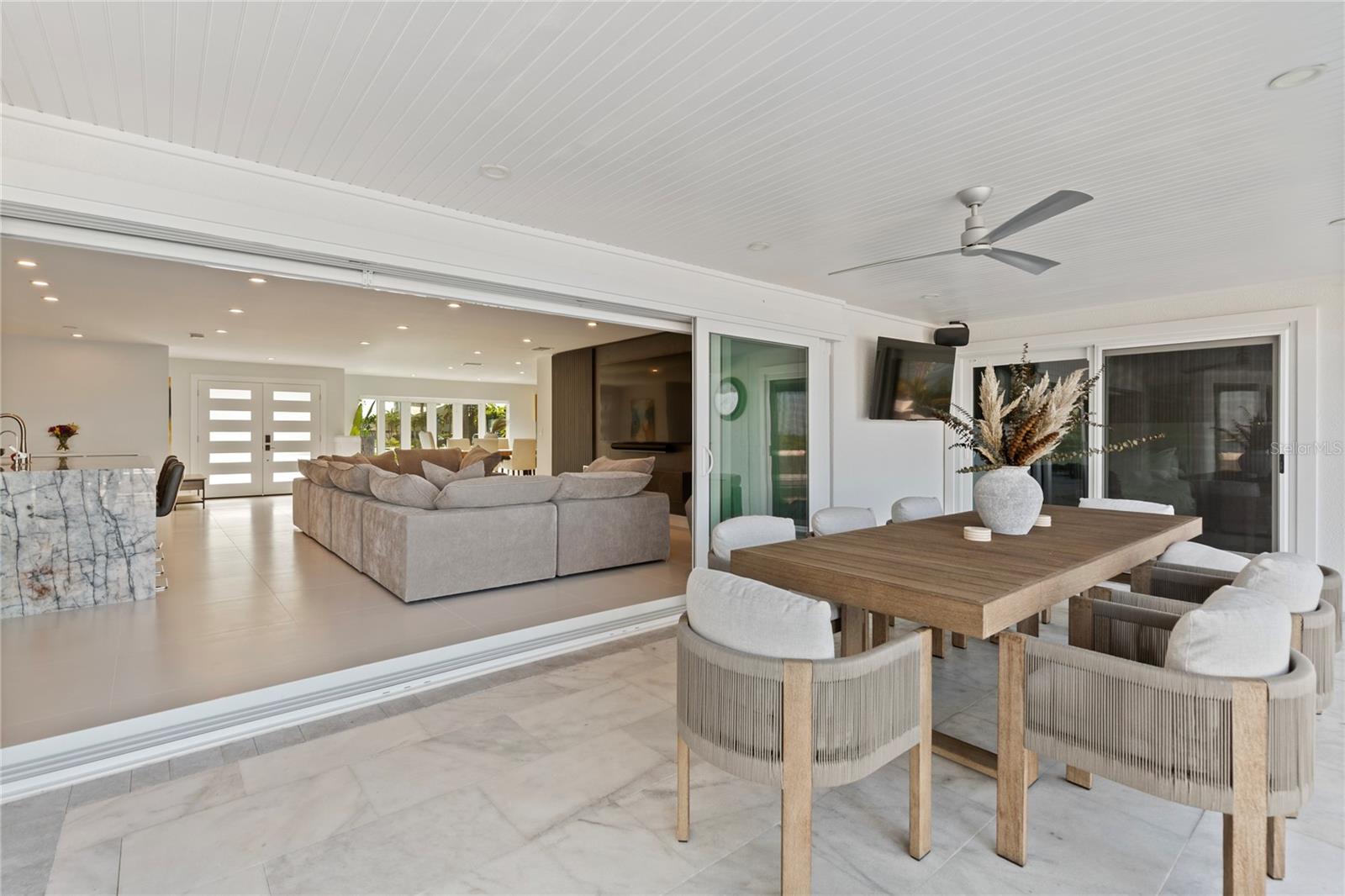 631 HARBOR IS, CLEARWATER BEACH, FL, 33767