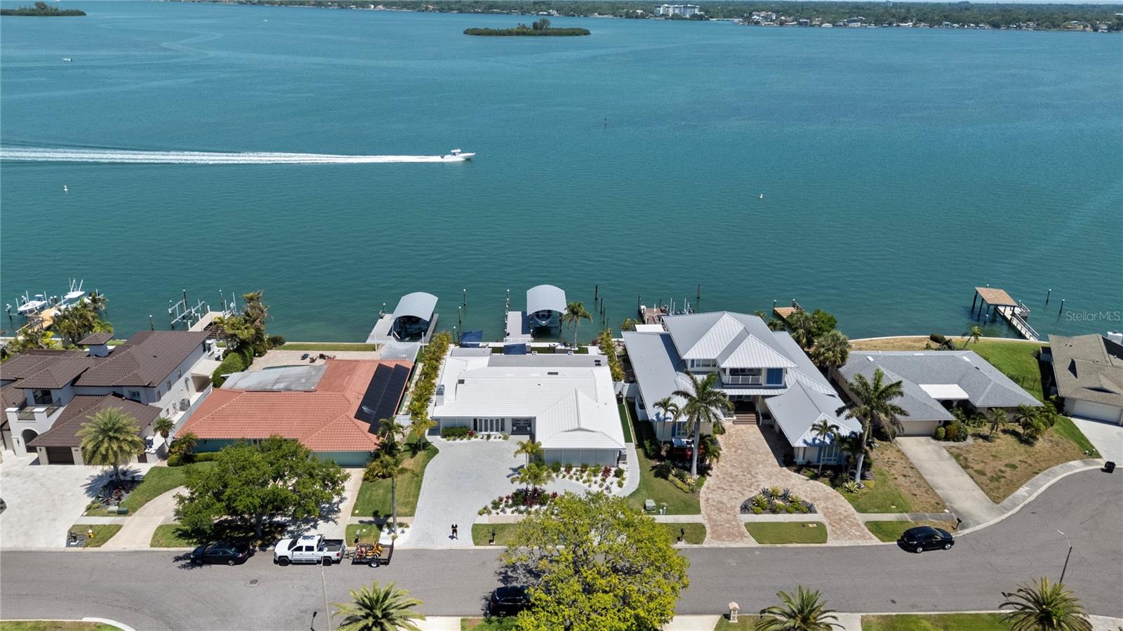 631 HARBOR IS, CLEARWATER BEACH, FL, 33767