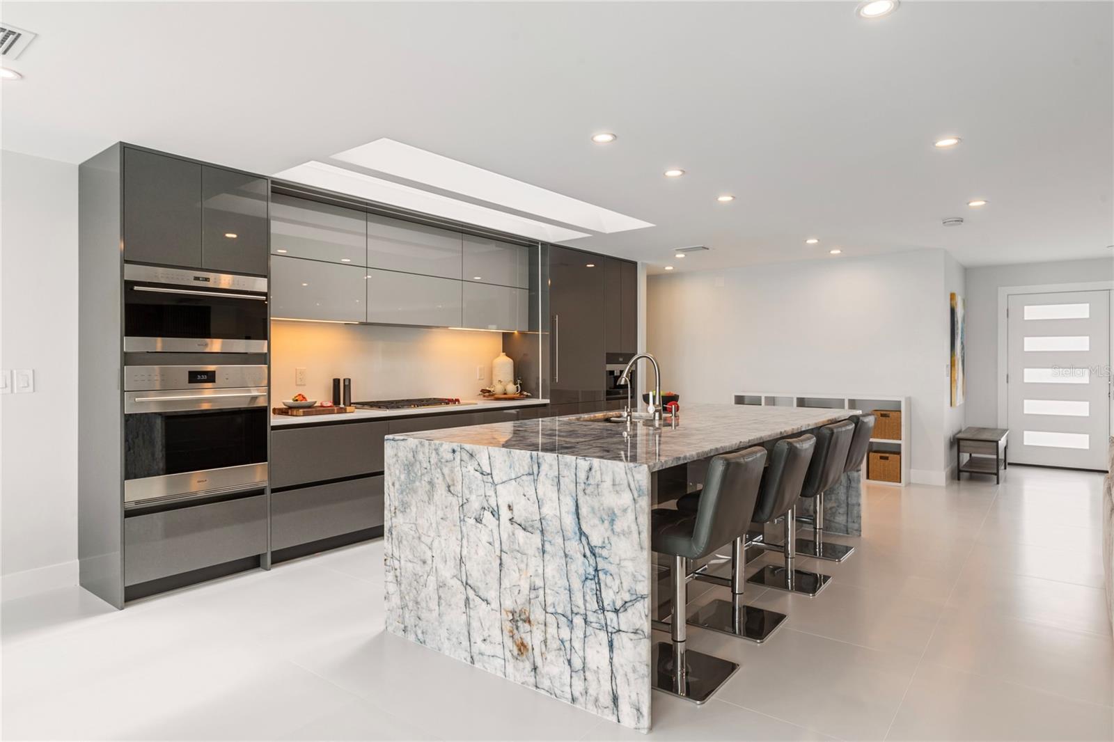 631 HARBOR IS, CLEARWATER BEACH, FL, 33767