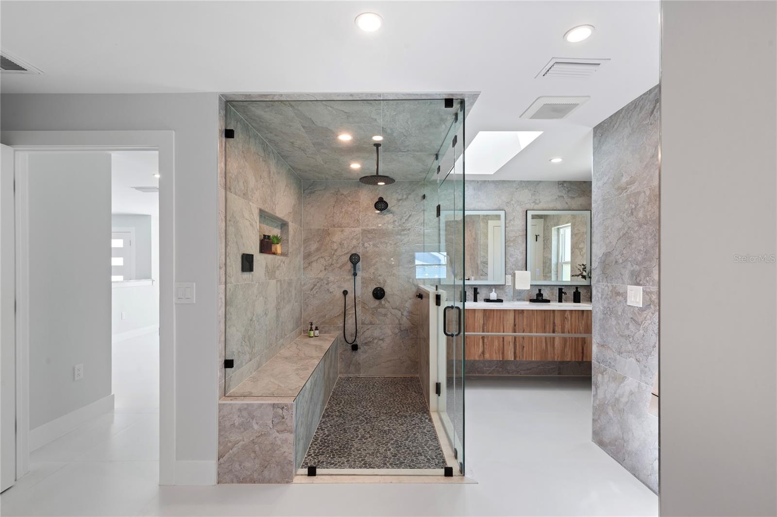 631 HARBOR IS, CLEARWATER BEACH, FL, 33767