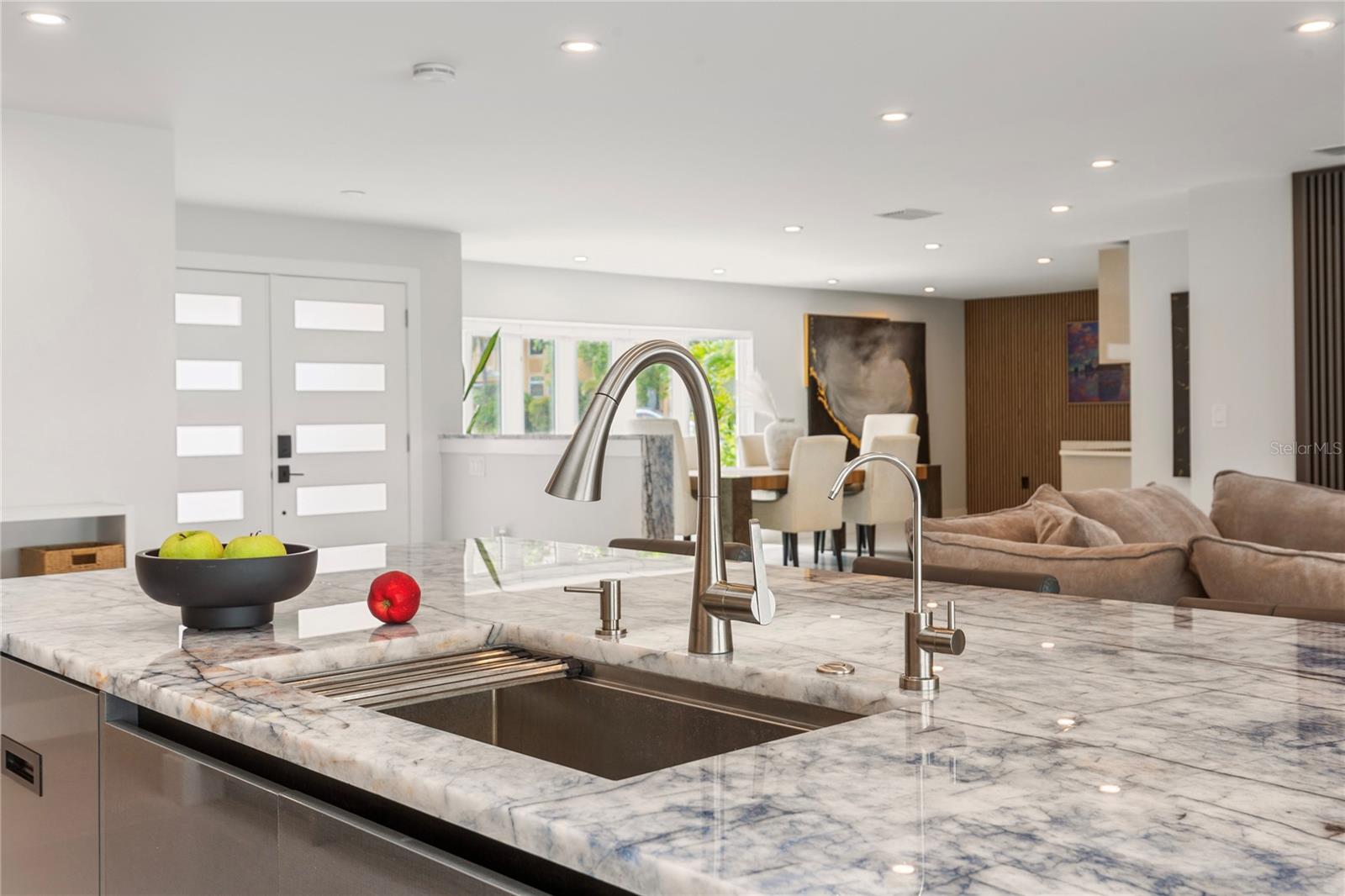 631 HARBOR IS, CLEARWATER BEACH, FL, 33767