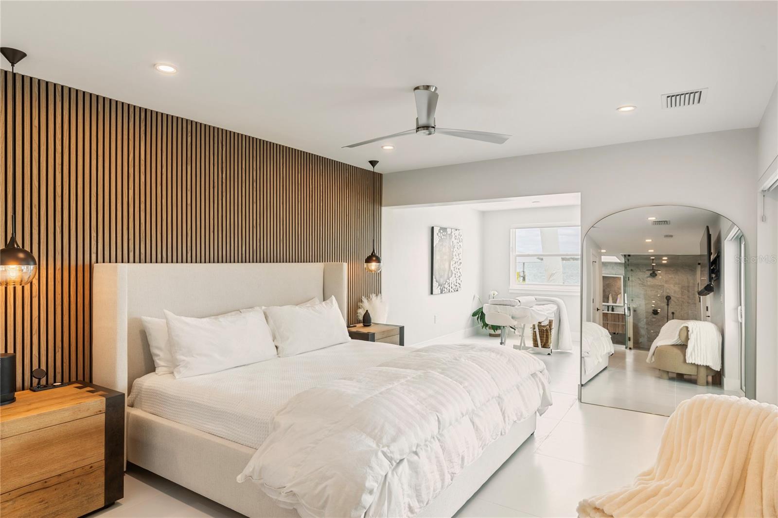 631 HARBOR IS, CLEARWATER BEACH, FL, 33767