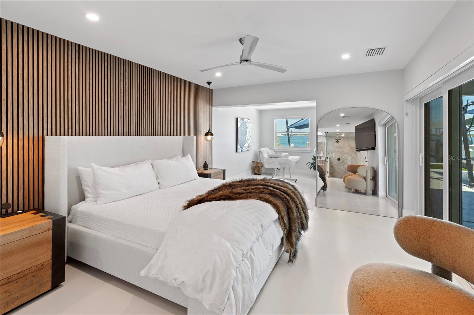 631 HARBOR IS, CLEARWATER BEACH, FL, 33767