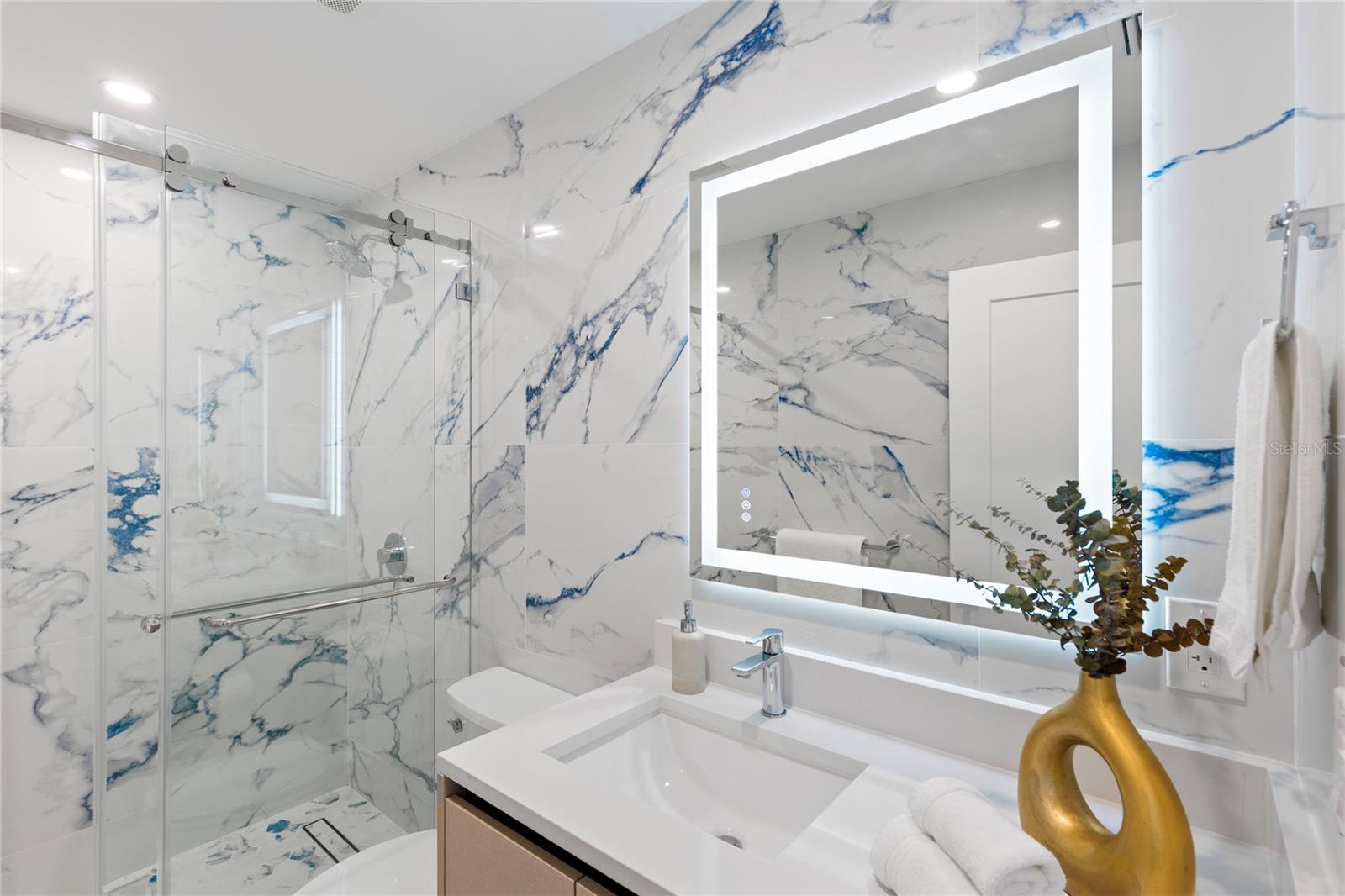 631 HARBOR IS, CLEARWATER BEACH, FL, 33767