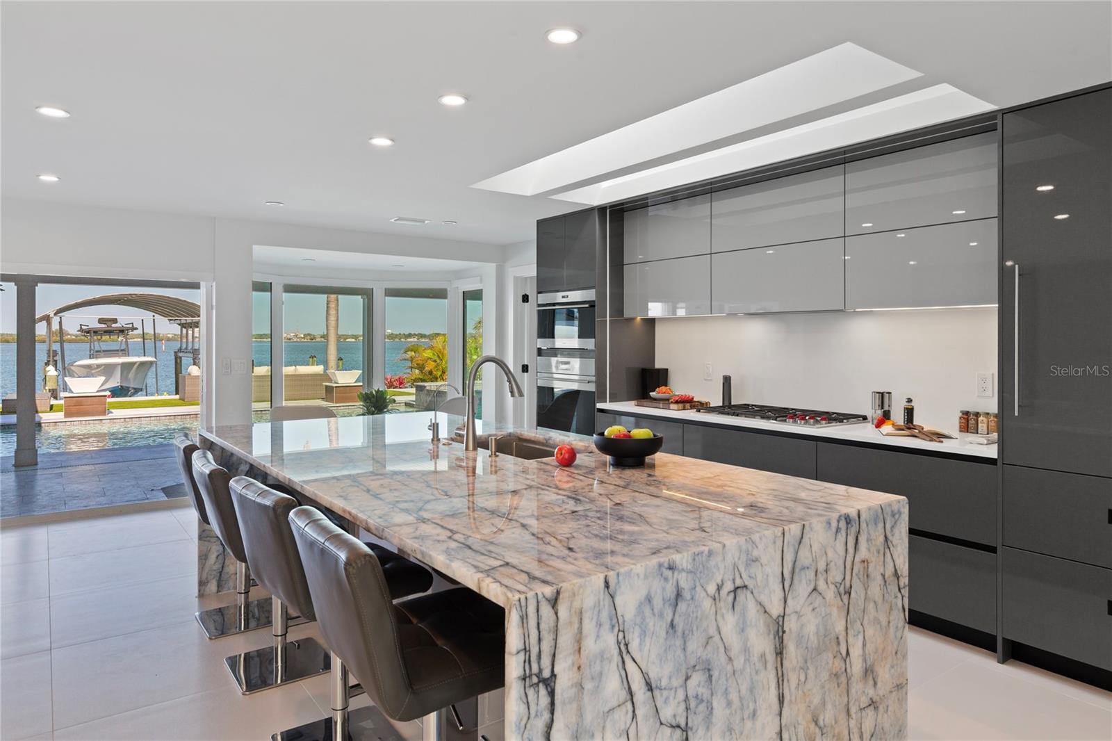 631 HARBOR IS, CLEARWATER BEACH, FL, 33767