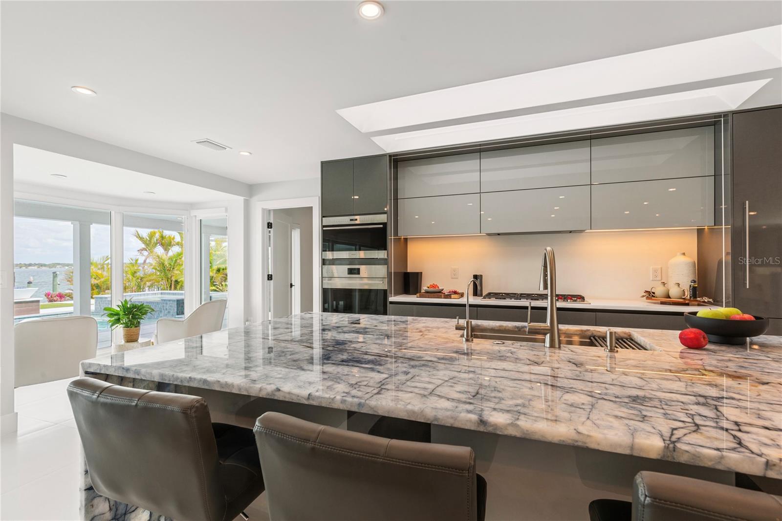 631 HARBOR IS, CLEARWATER BEACH, FL, 33767