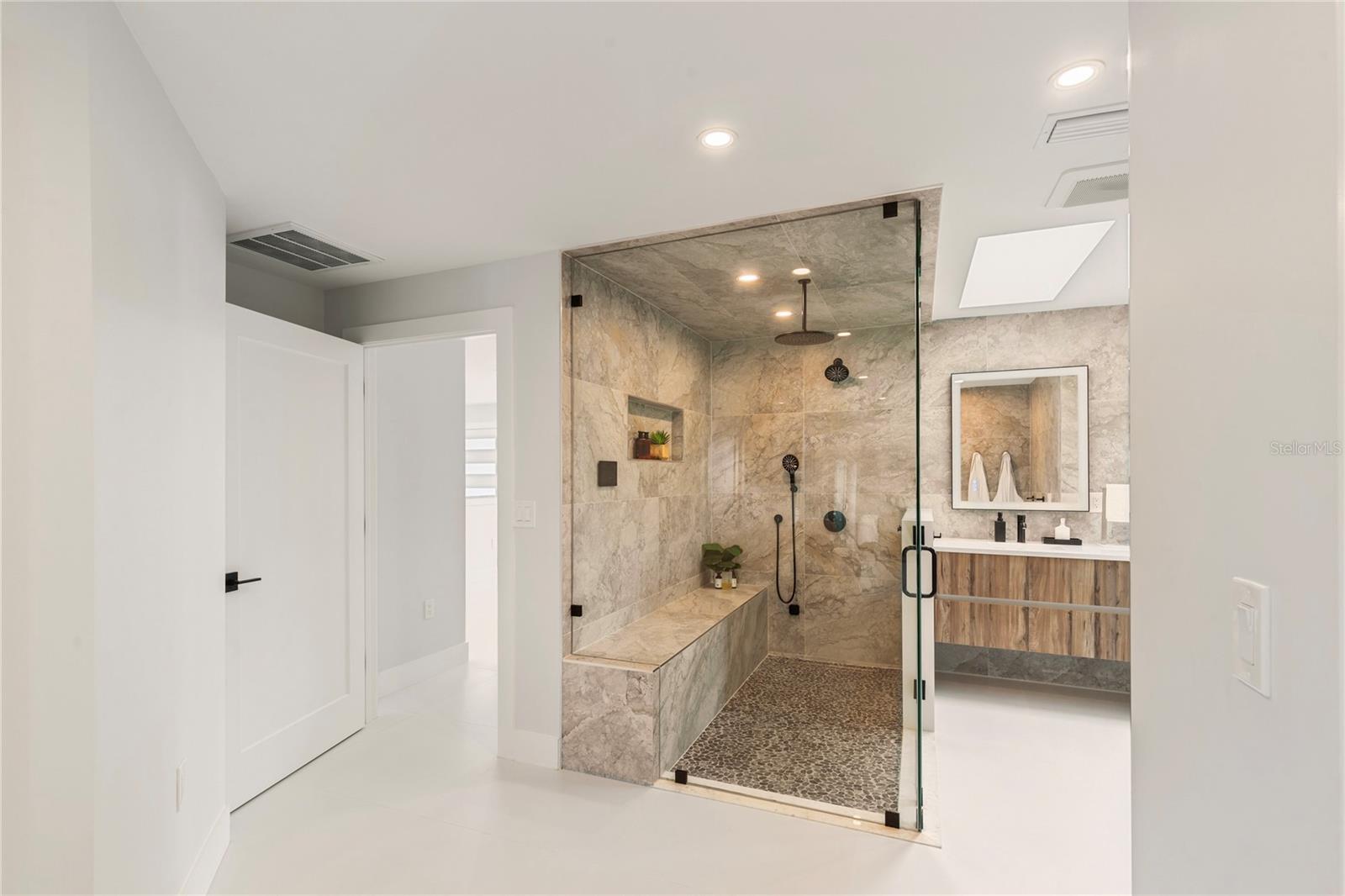 631 HARBOR IS, CLEARWATER BEACH, FL, 33767