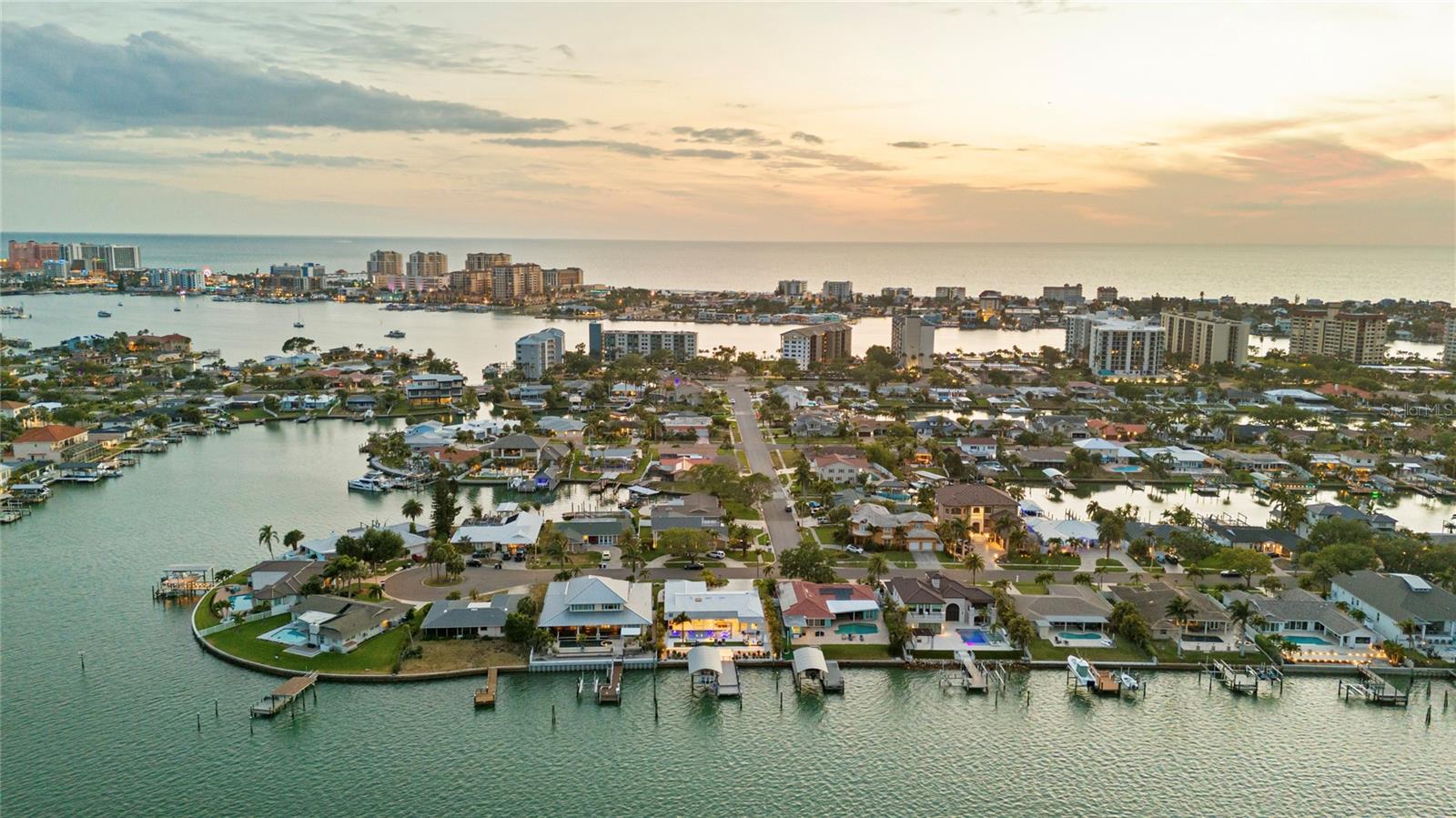 631 HARBOR IS, CLEARWATER BEACH, FL, 33767