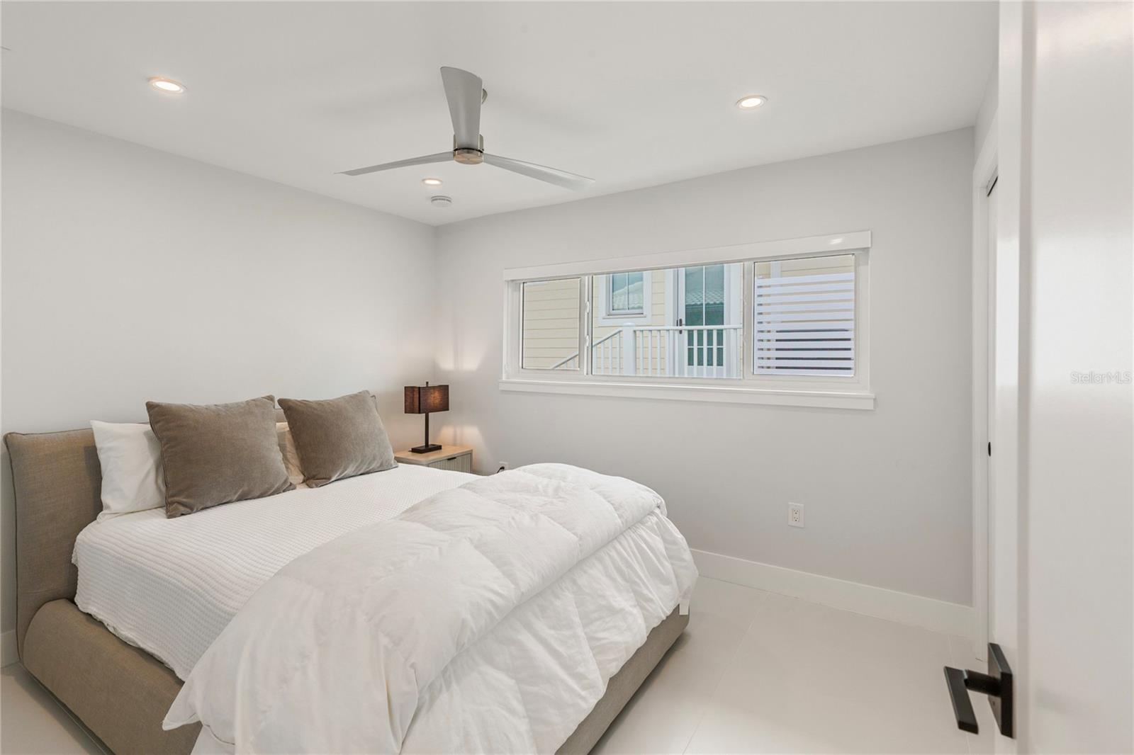 631 HARBOR IS, CLEARWATER BEACH, FL, 33767