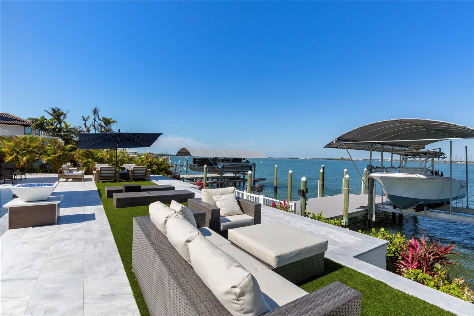 631 HARBOR IS, CLEARWATER BEACH, FL, 33767