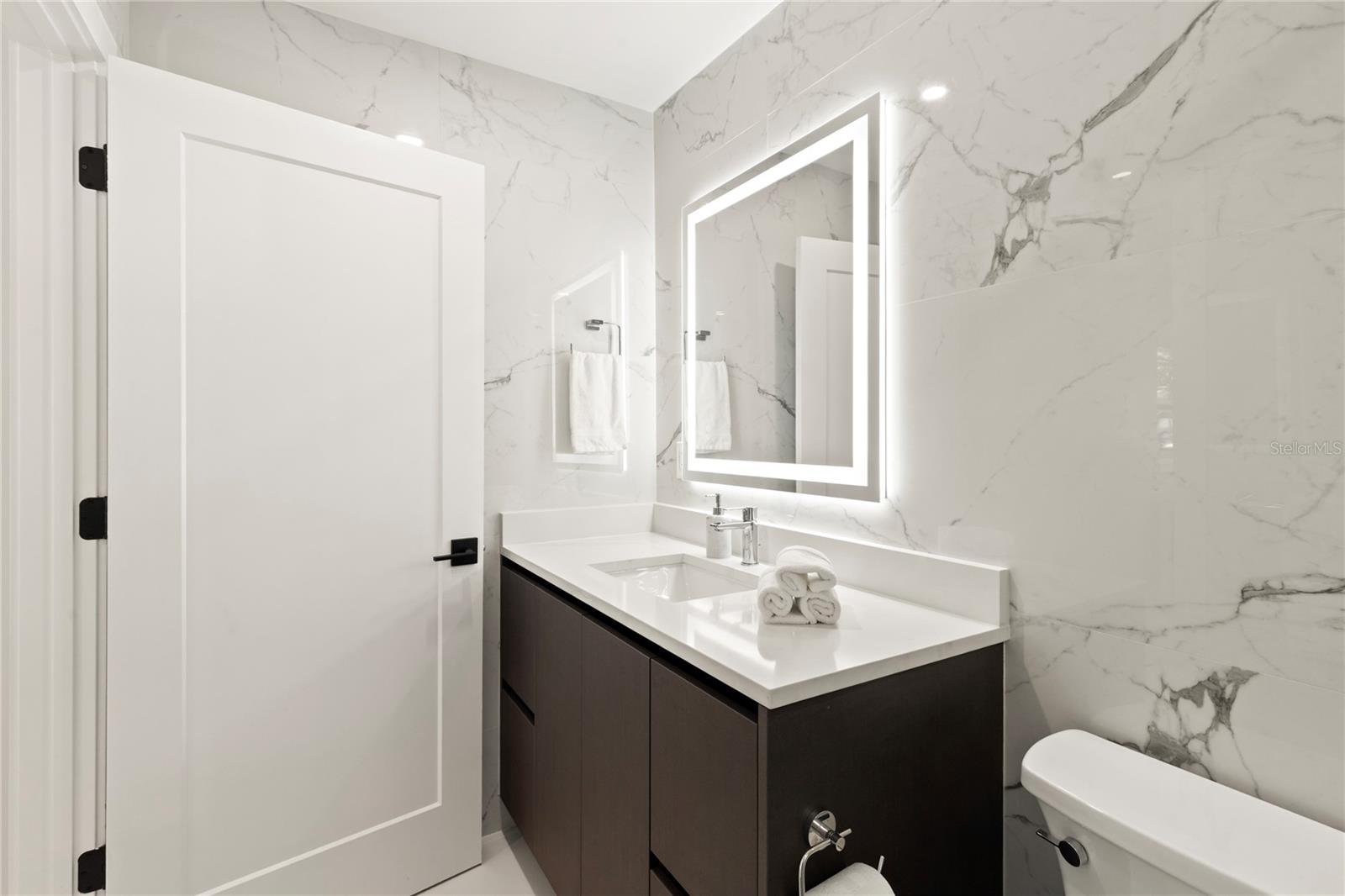 631 HARBOR IS, CLEARWATER BEACH, FL, 33767