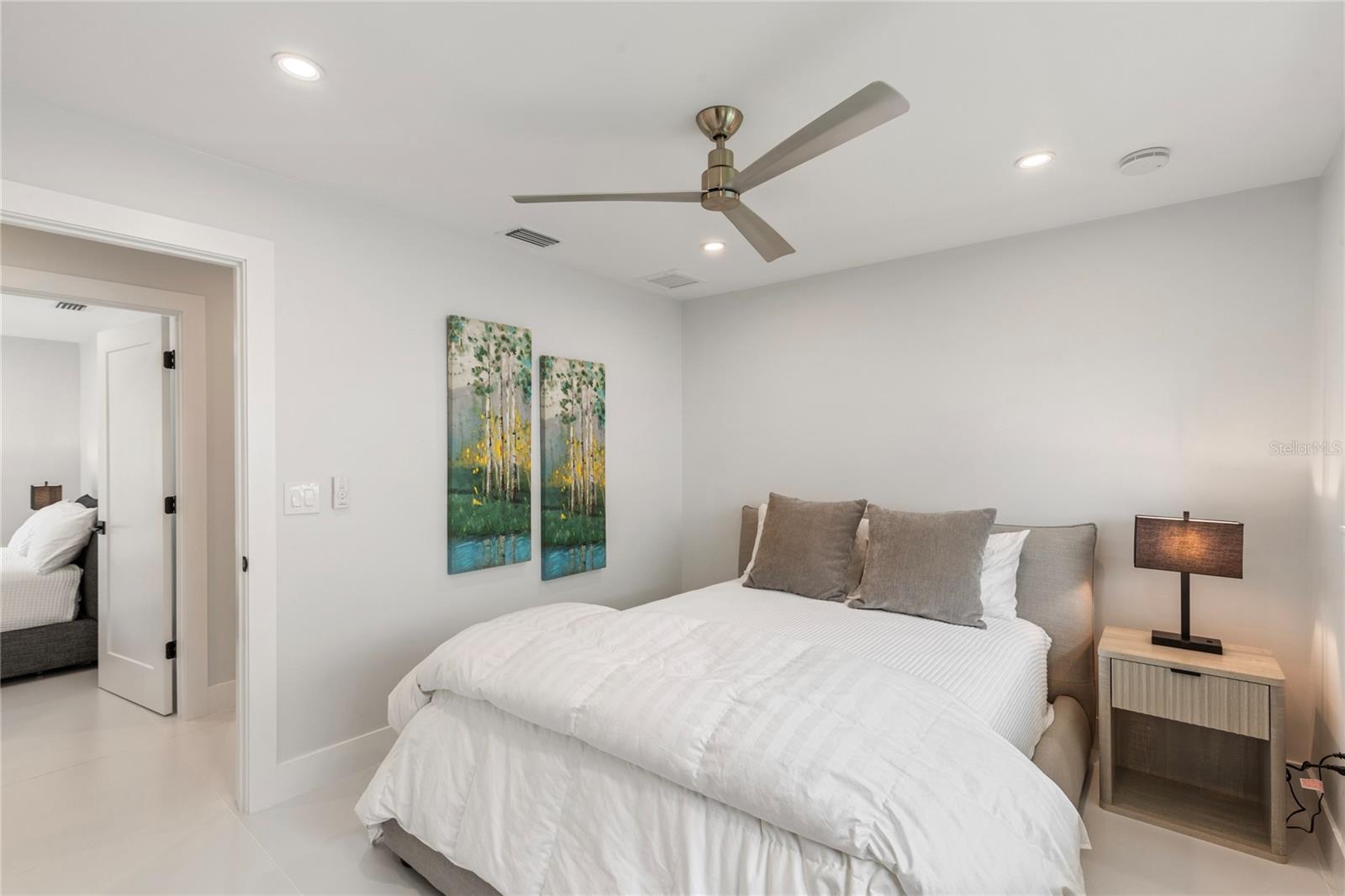 631 HARBOR IS, CLEARWATER BEACH, FL, 33767