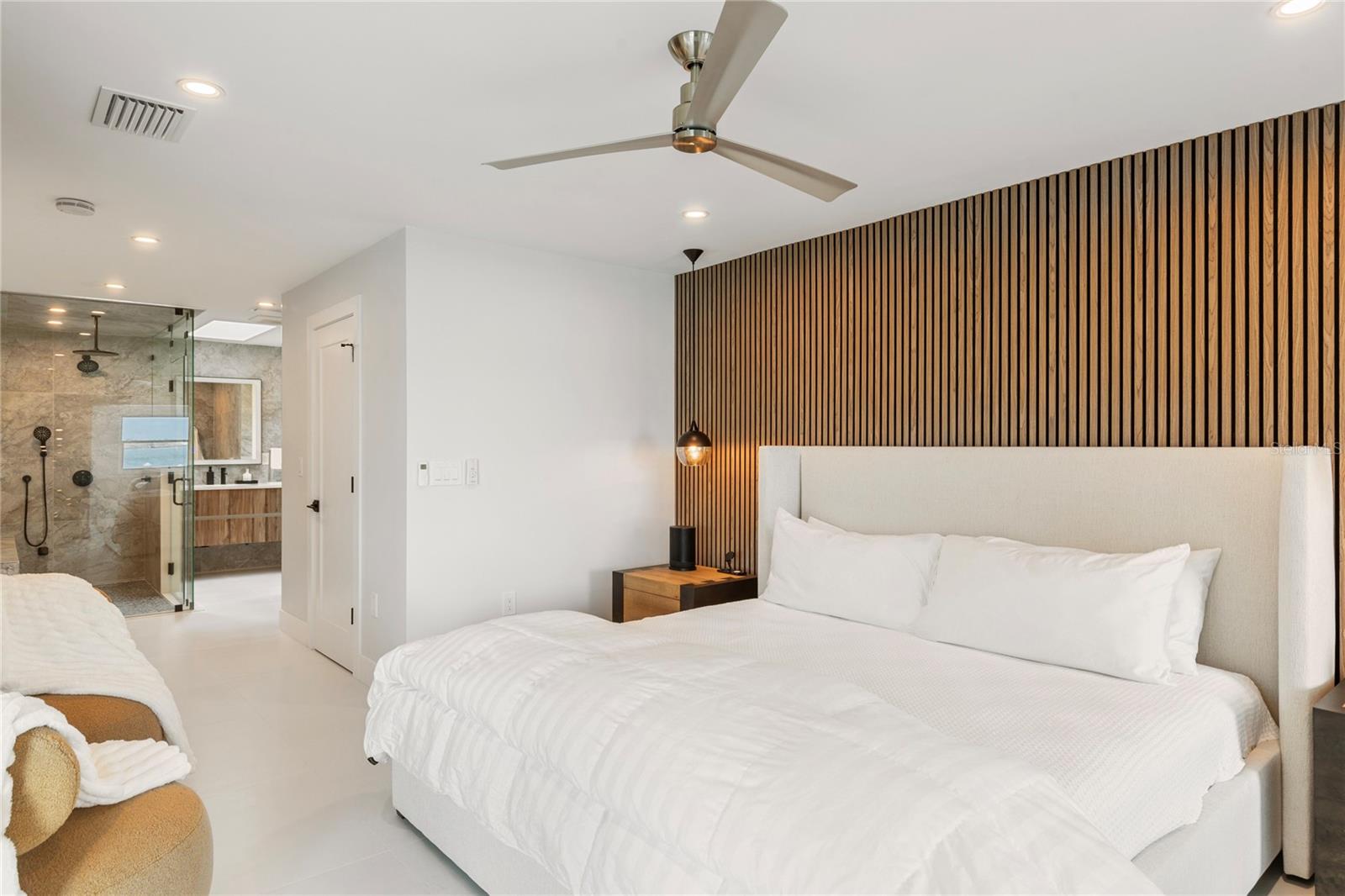 631 HARBOR IS, CLEARWATER BEACH, FL, 33767