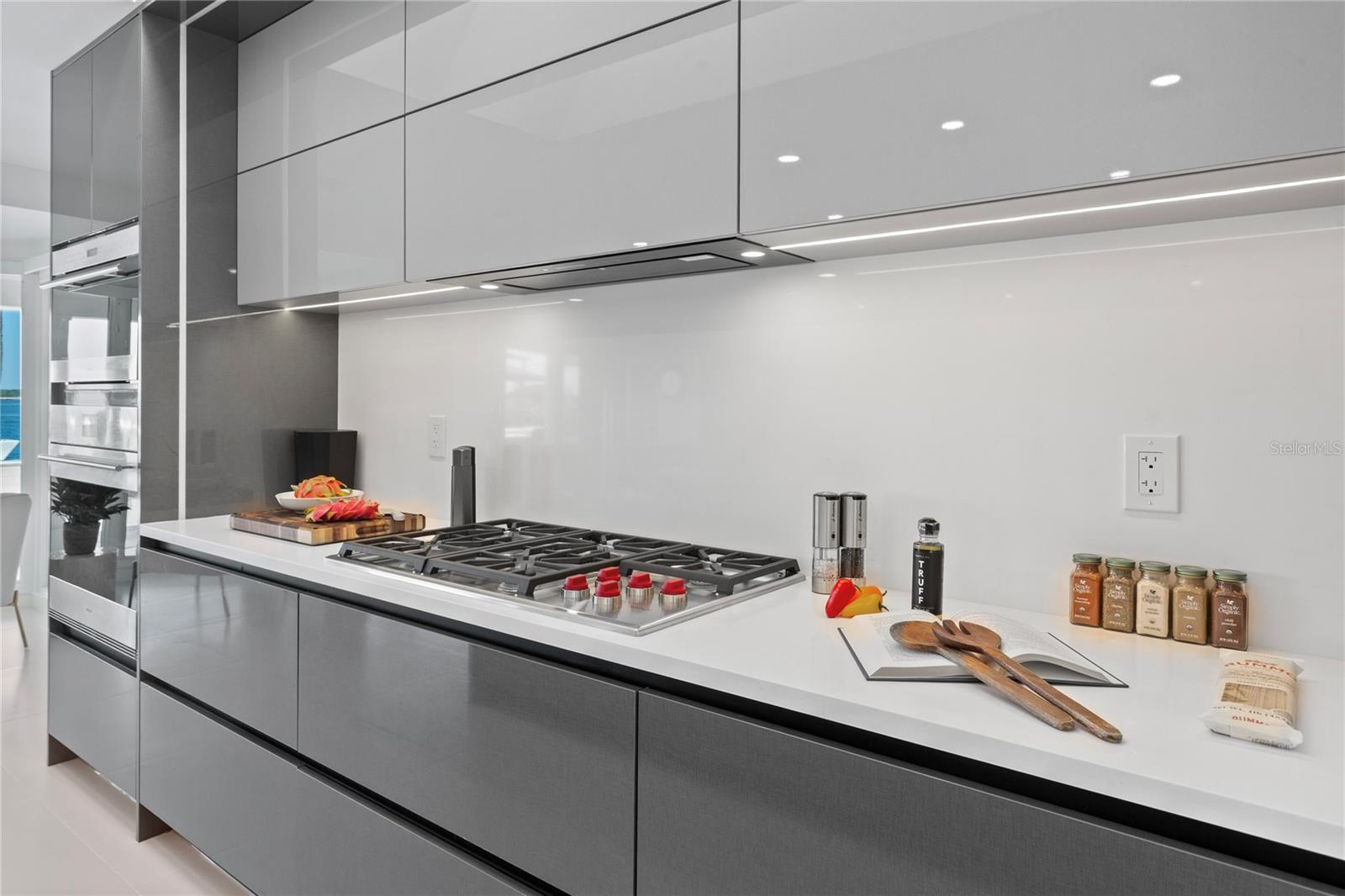 631 HARBOR IS, CLEARWATER BEACH, FL, 33767