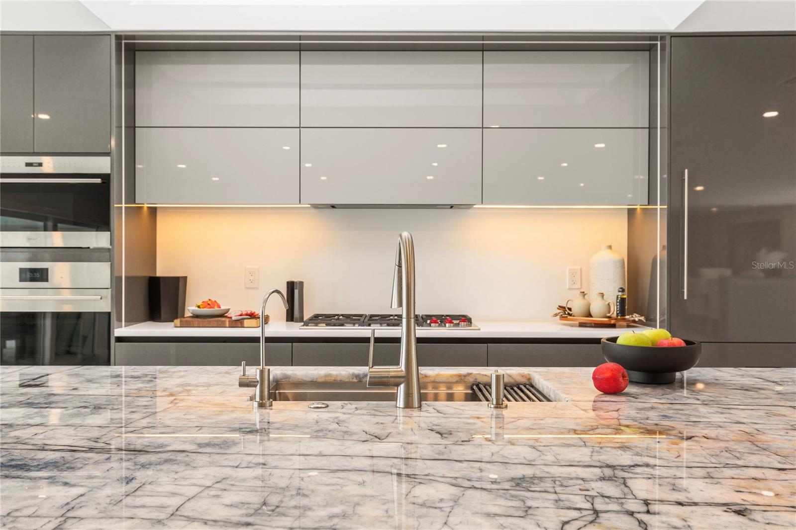 631 HARBOR IS, CLEARWATER BEACH, FL, 33767