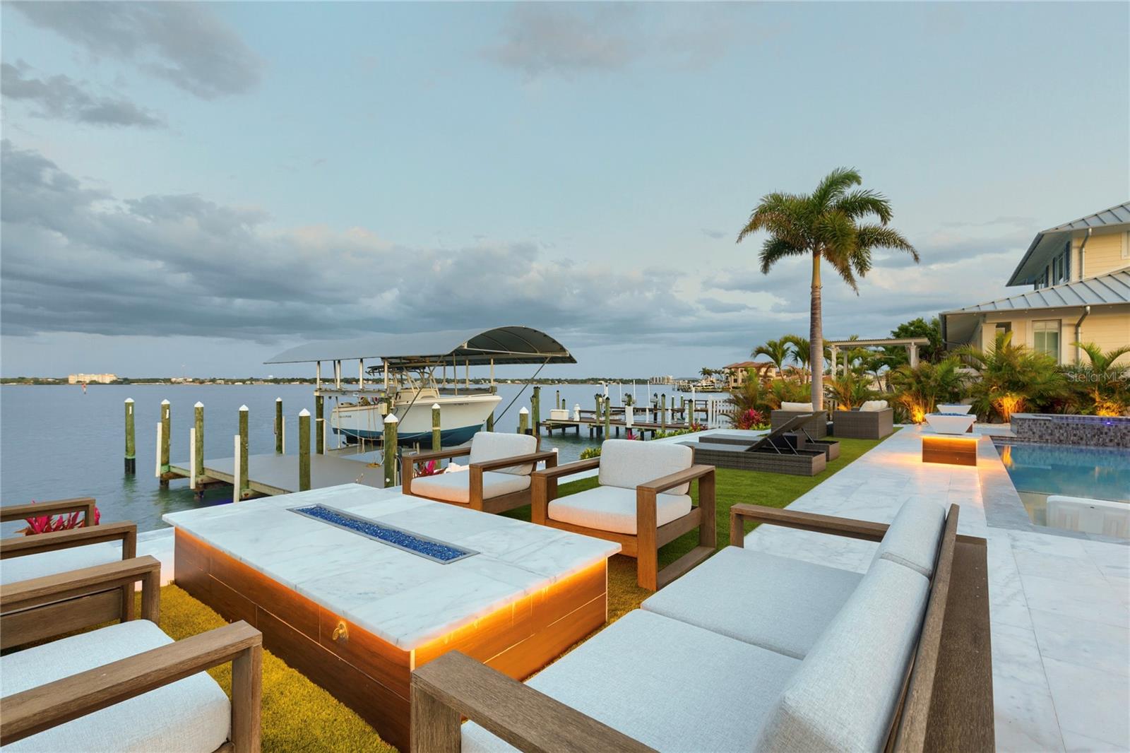 631 HARBOR IS, CLEARWATER BEACH, FL, 33767