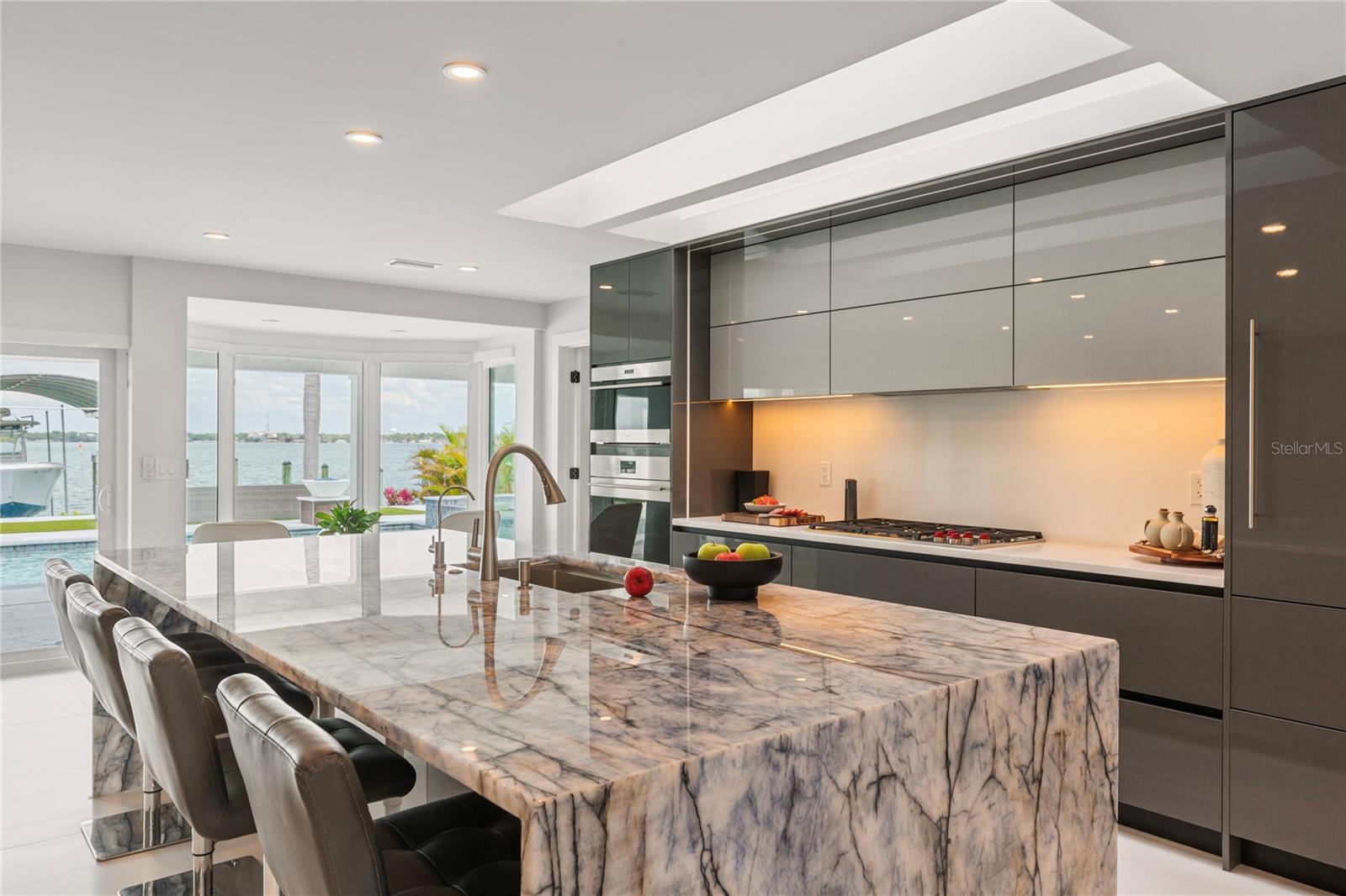 631 HARBOR IS, CLEARWATER BEACH, FL, 33767