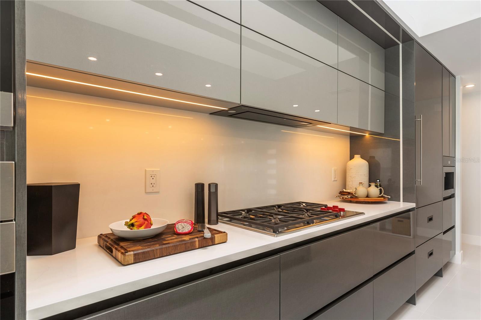 631 HARBOR IS, CLEARWATER BEACH, FL, 33767