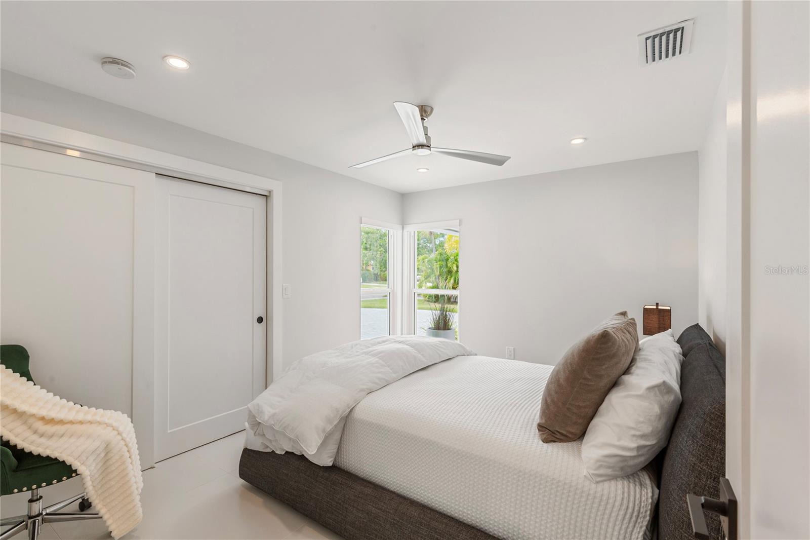 631 HARBOR IS, CLEARWATER BEACH, FL, 33767