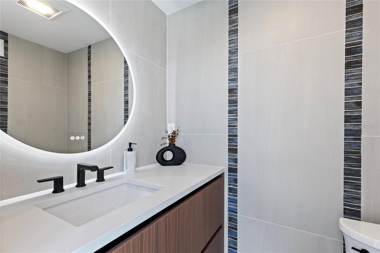 631 HARBOR IS, CLEARWATER BEACH, FL, 33767