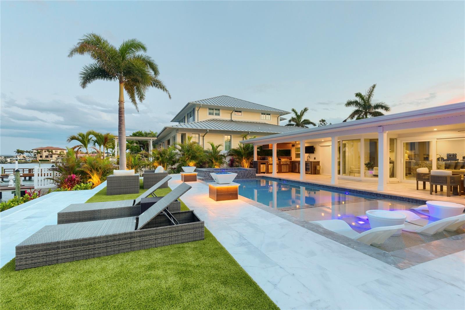 631 HARBOR IS, CLEARWATER BEACH, FL, 33767