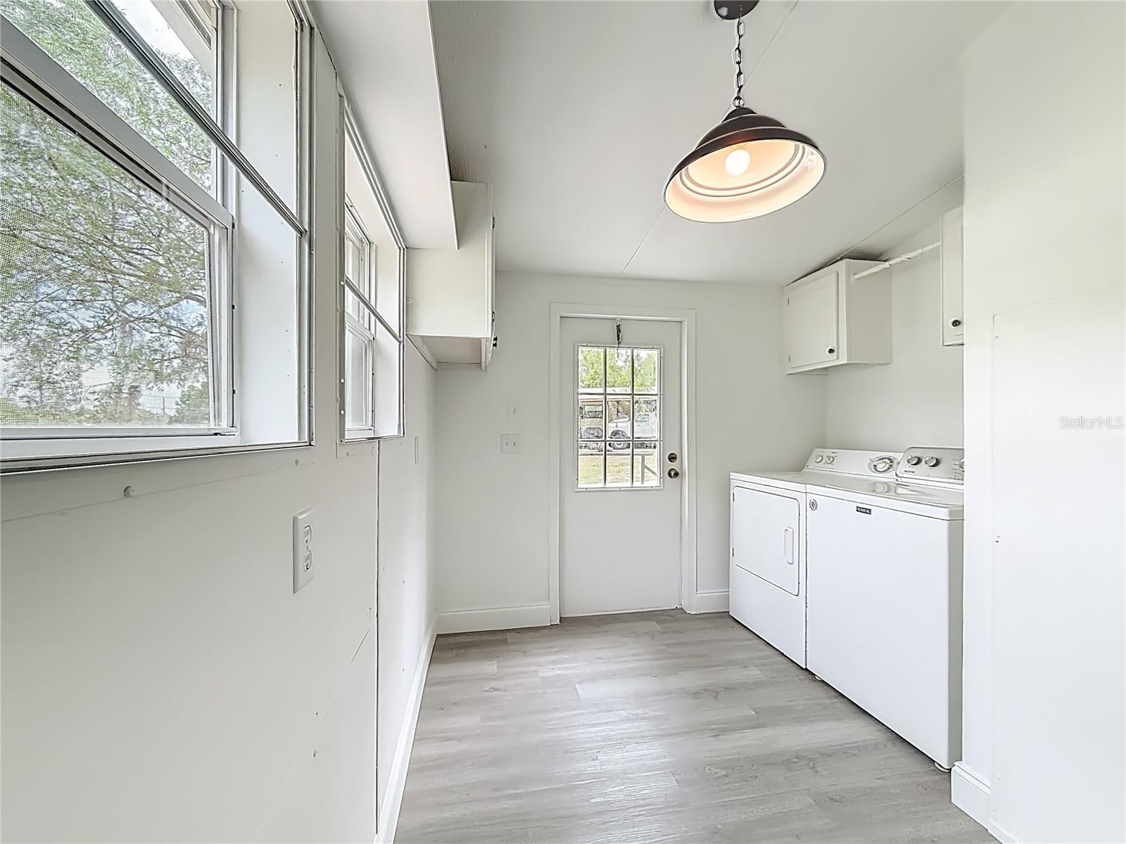 8331 COUNTY ROAD 109, LADY LAKE, FL, 32159